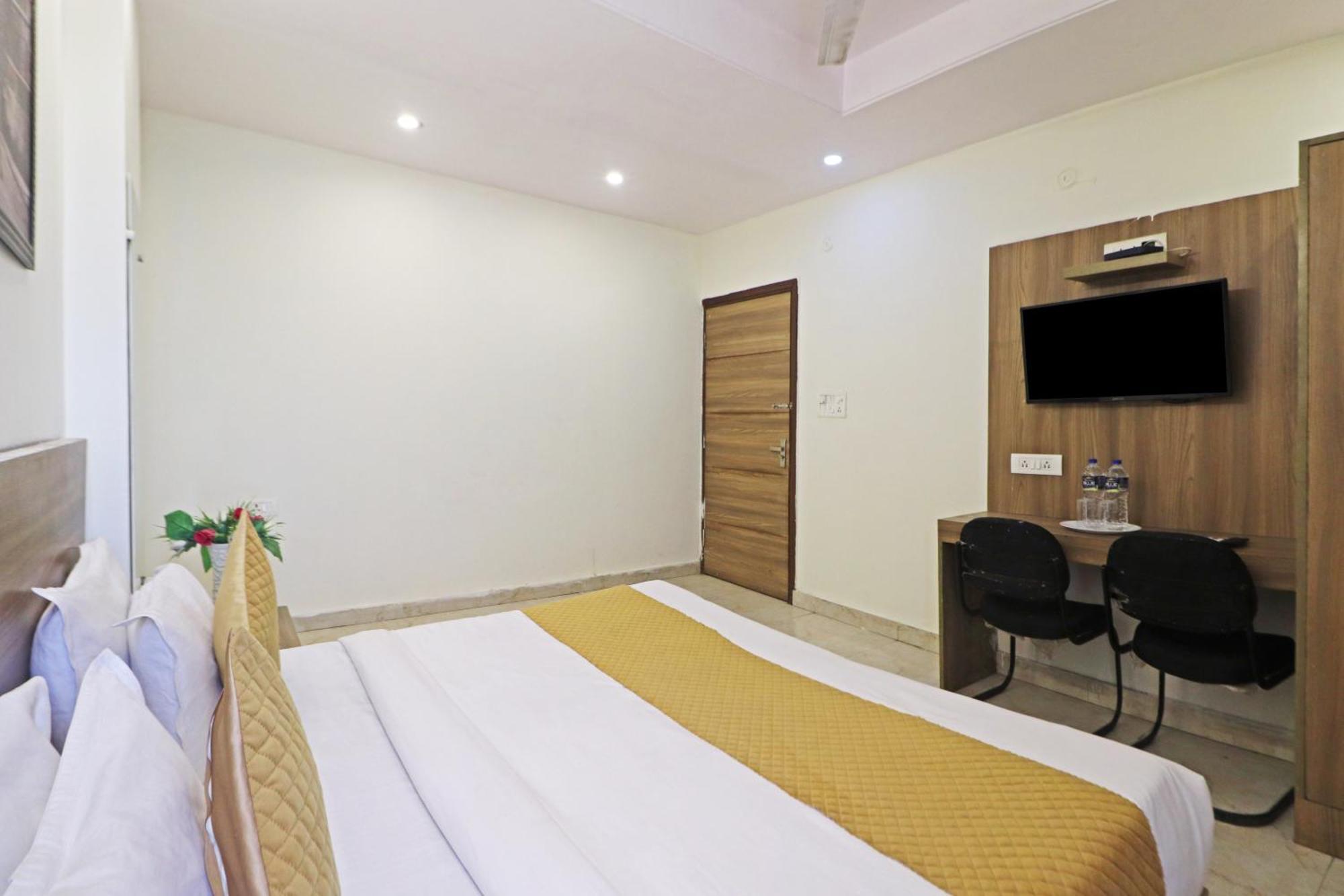 Hotel Aerostar Gold - Opposite Max Healthcare Delhi (National Capital Territory of India)