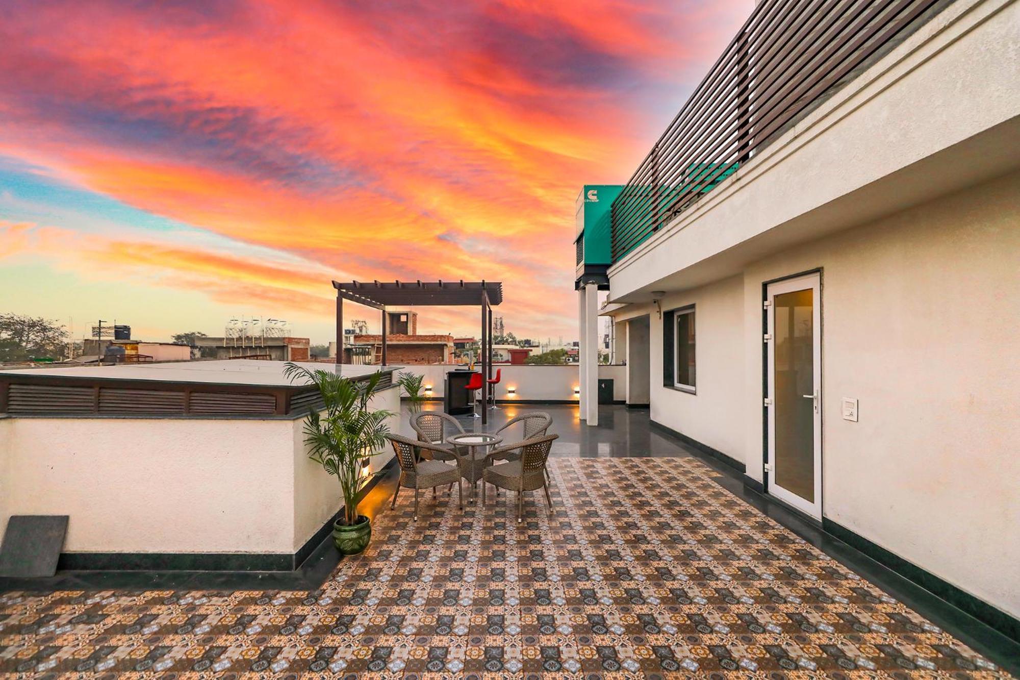 Fabhotel La Paz New Delhi