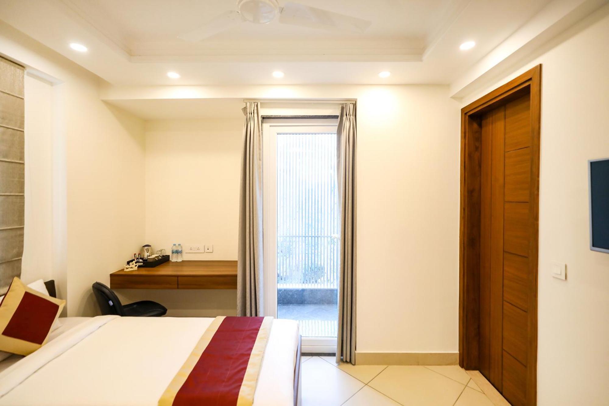 Fabhotel La Paz New Delhi