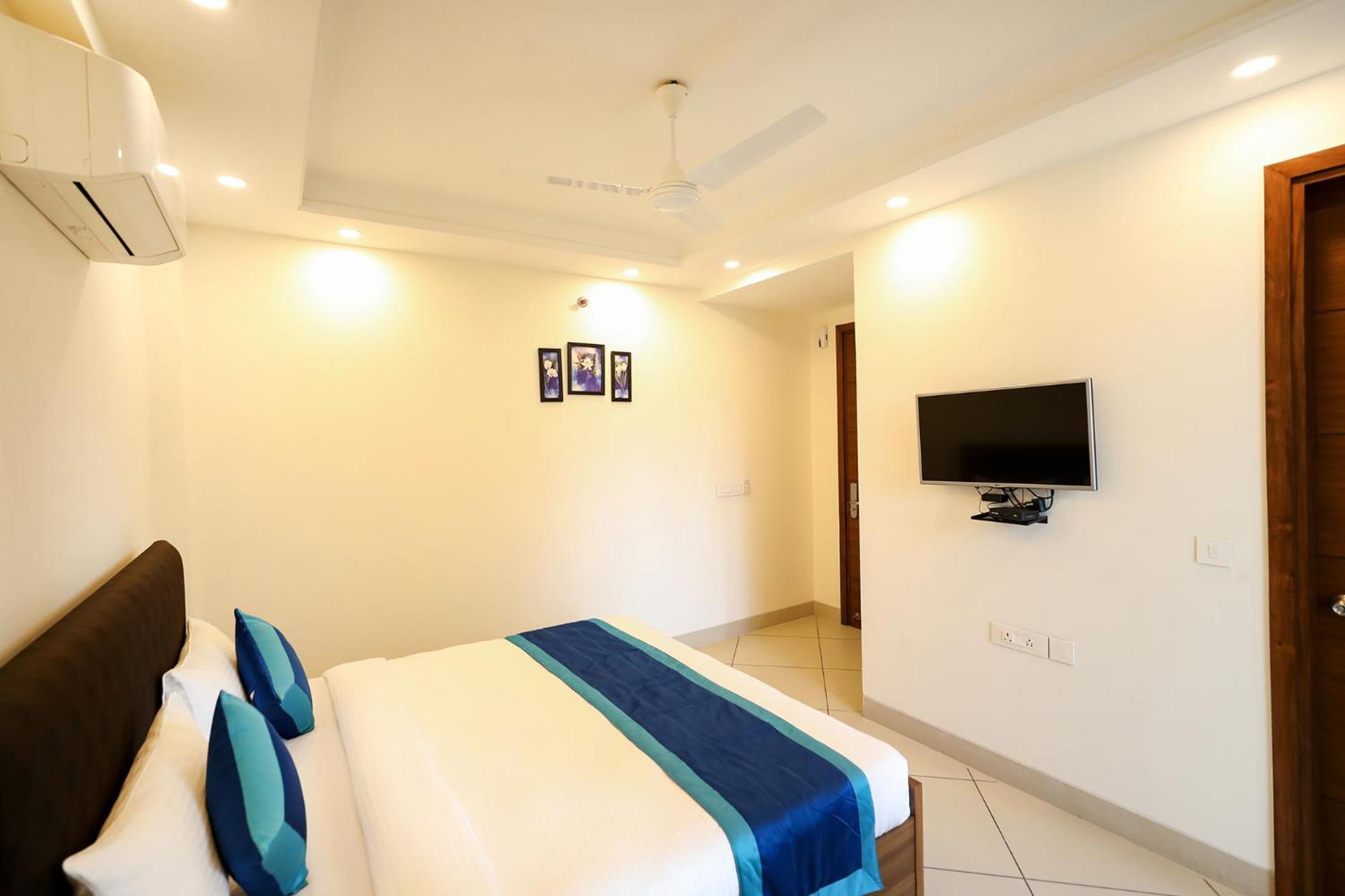 Fabhotel La Paz Hotel 3*