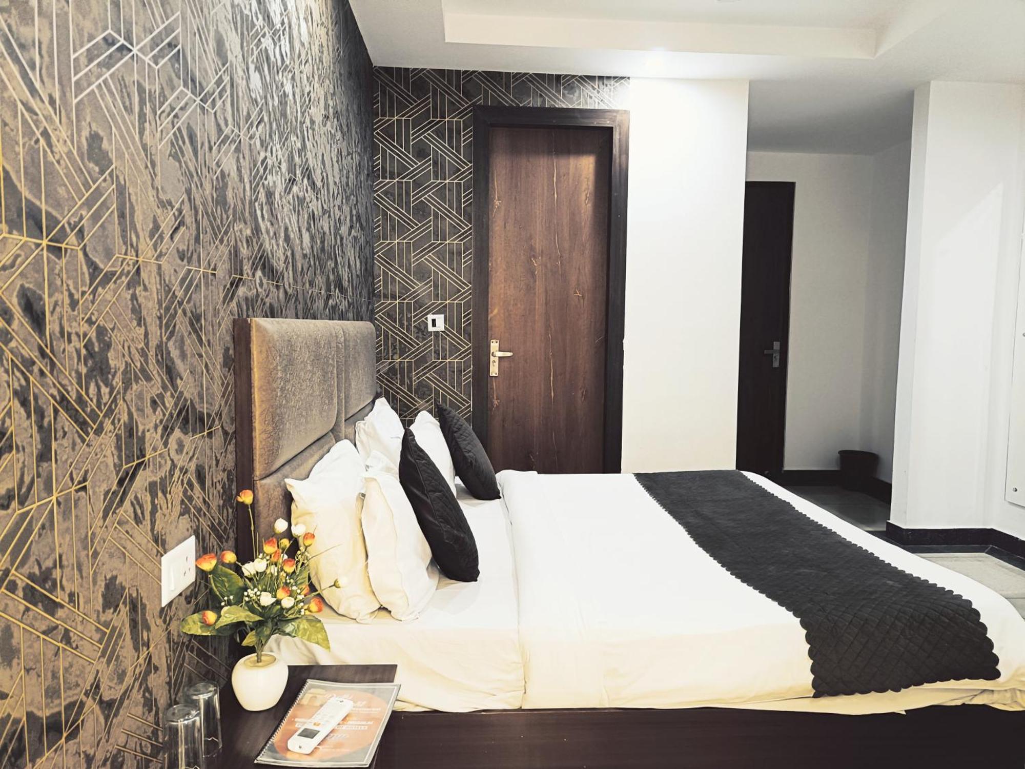 Hotel Park View A Family - Delhi Airport 4*