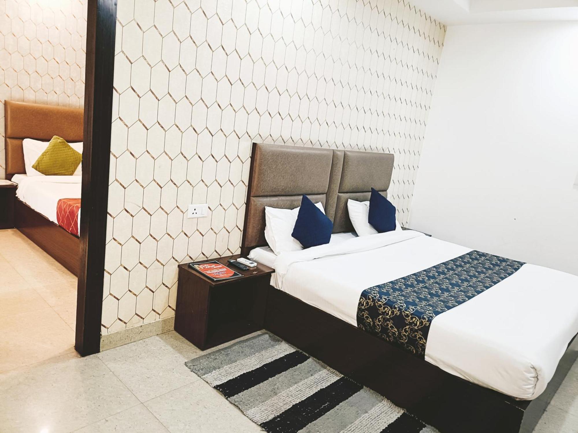 Park View A Family - Delhi Airport Hotel