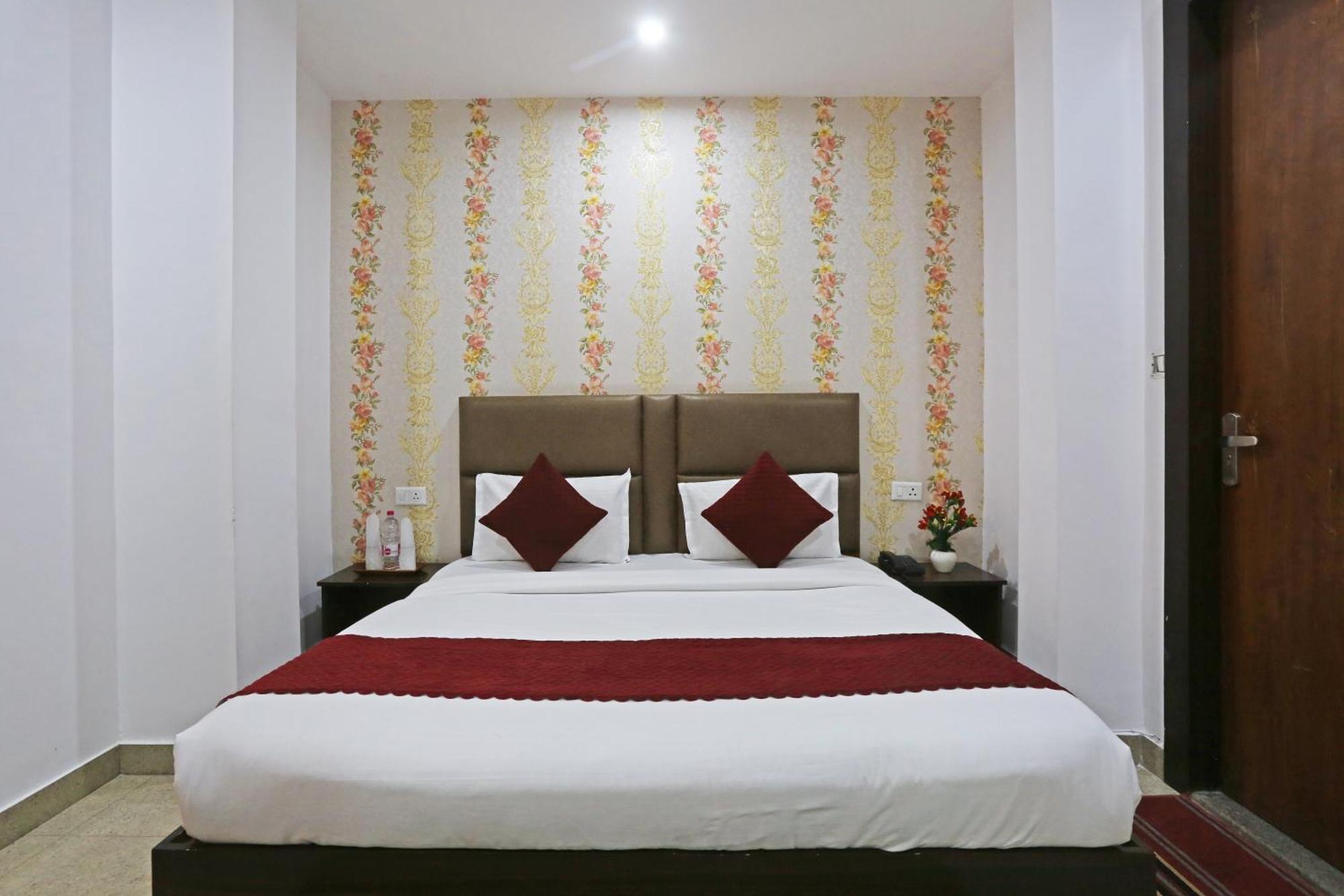 Park View A Family - Delhi Airport Hotel