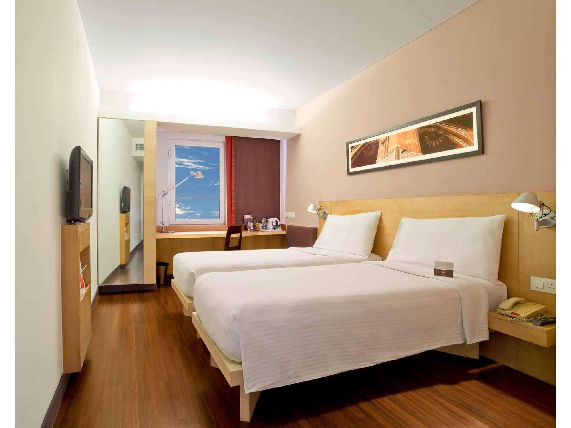 Olive Aero Hotel New Delhi