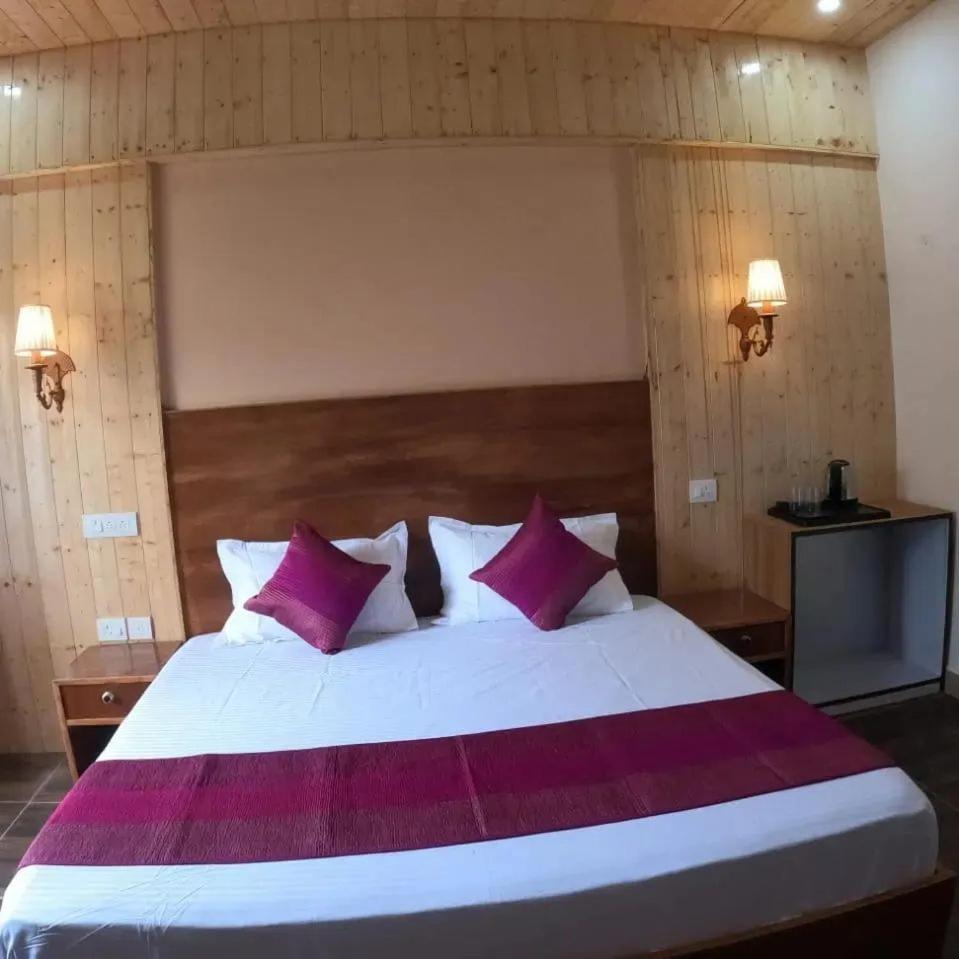Surya O Hotel 3*