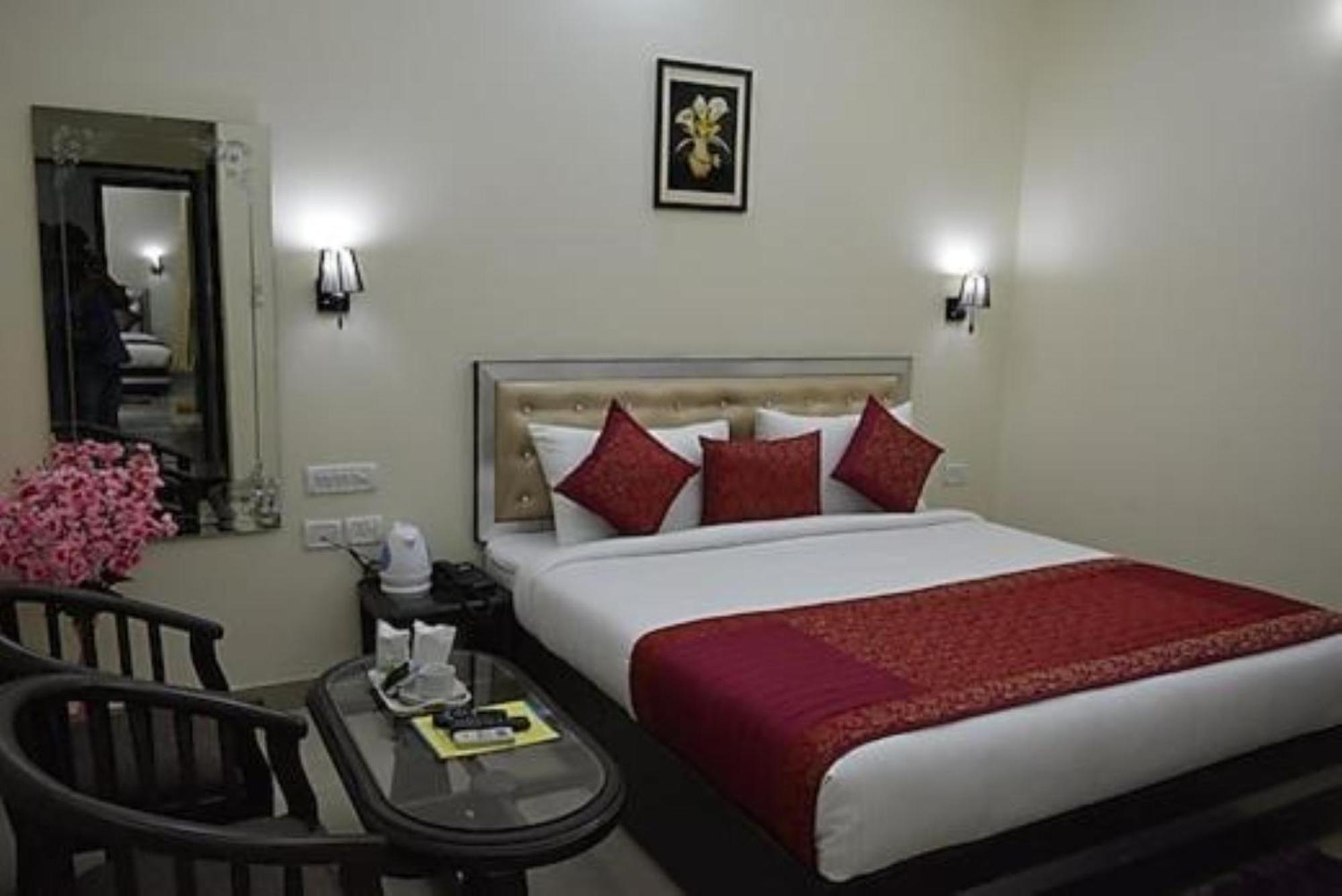 Jet Fox By Aero View Hotel, Delhi Airport 3*