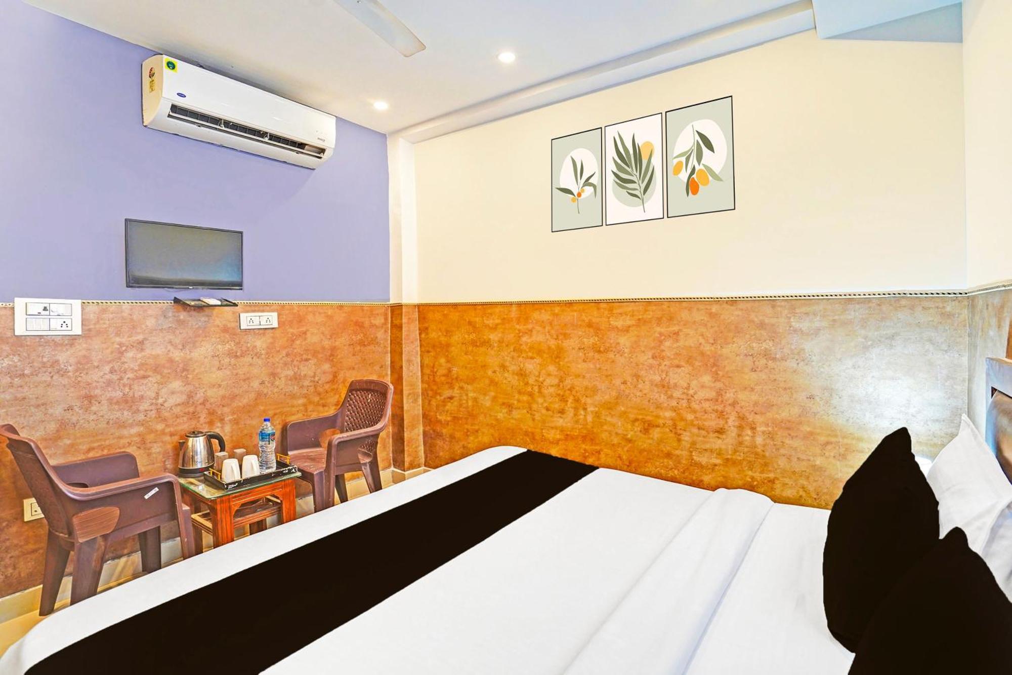 Super Collection O Tilak Nagar Near Pacific Mall