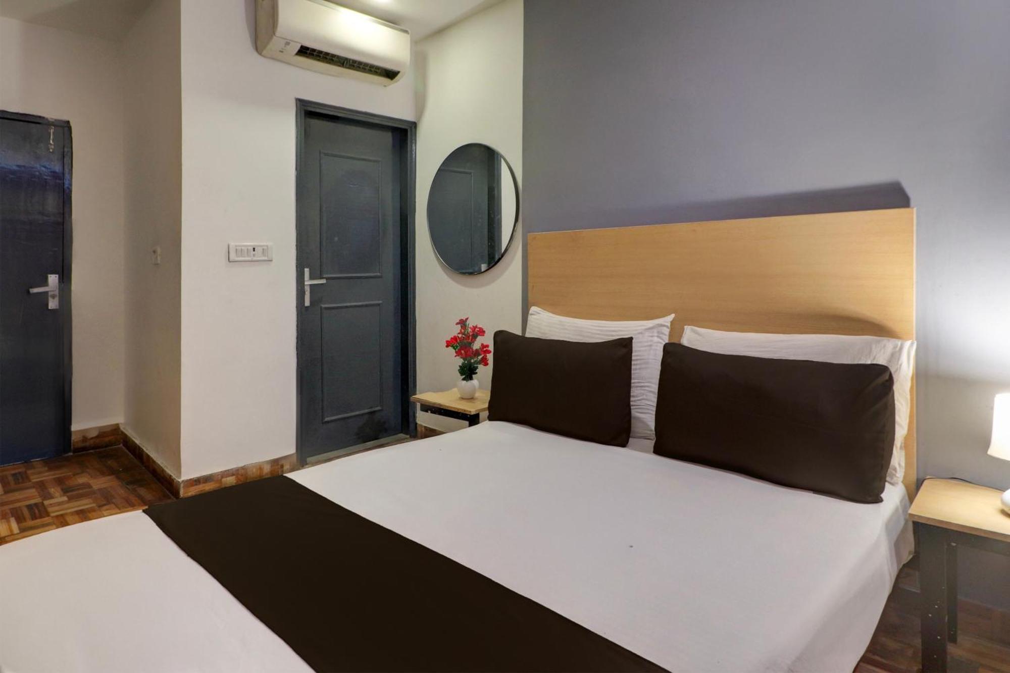 O The Tourist Palace Lavish Key Room's