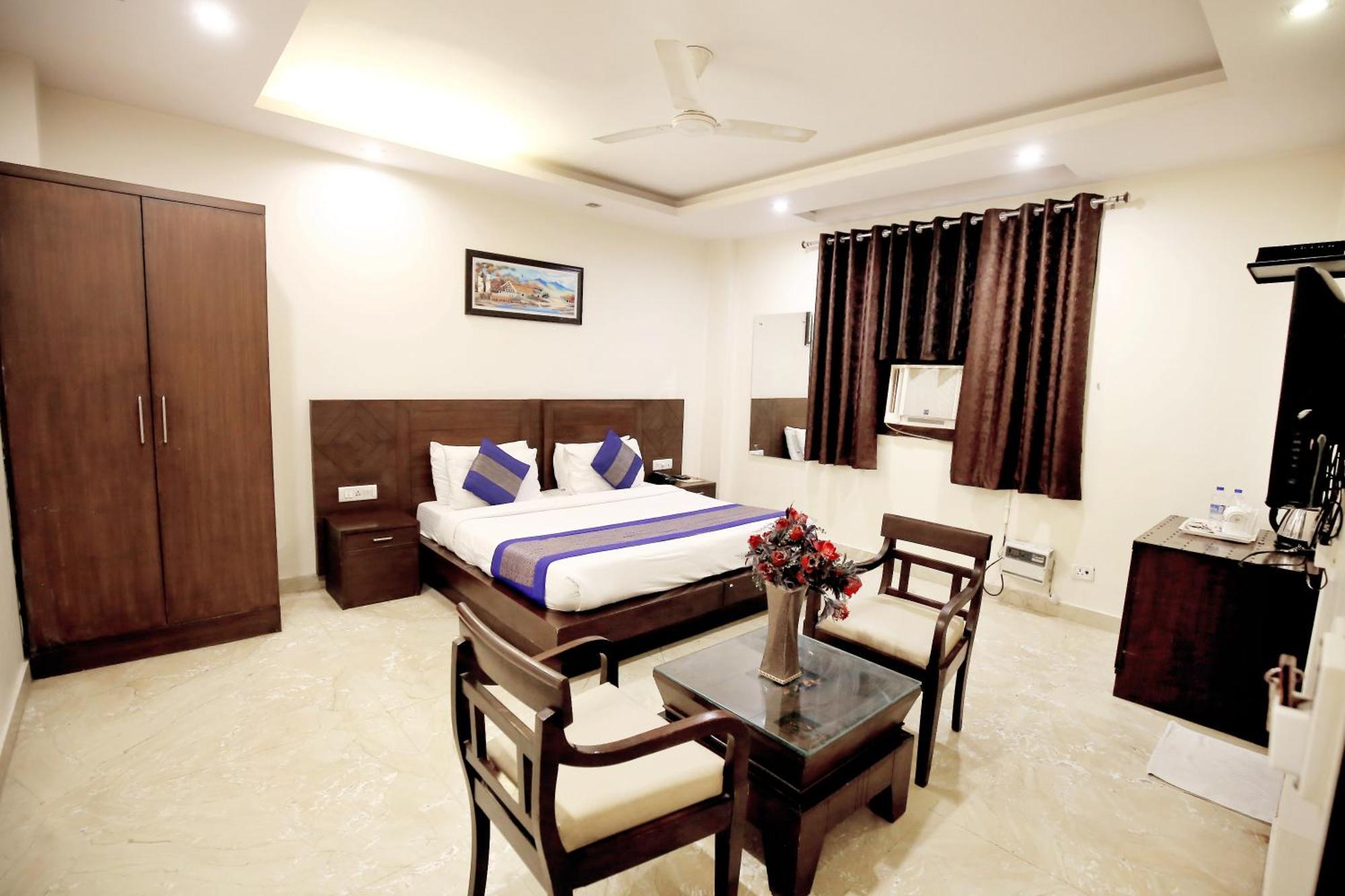 Hotel The Paradise In - Near Karol Bagh Metro Station Delhi (National Capital Territory of India)