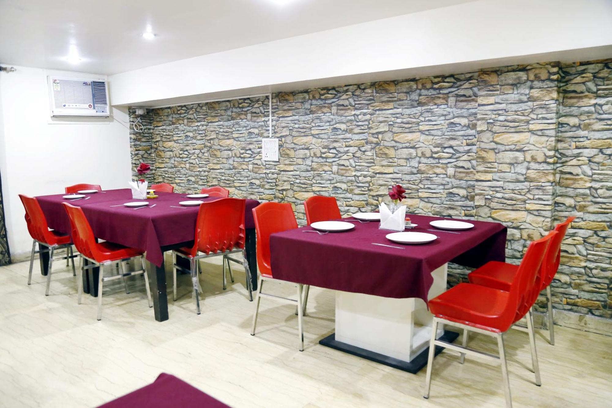 The Paradise In - Near Karol Bagh Metro Station 3*