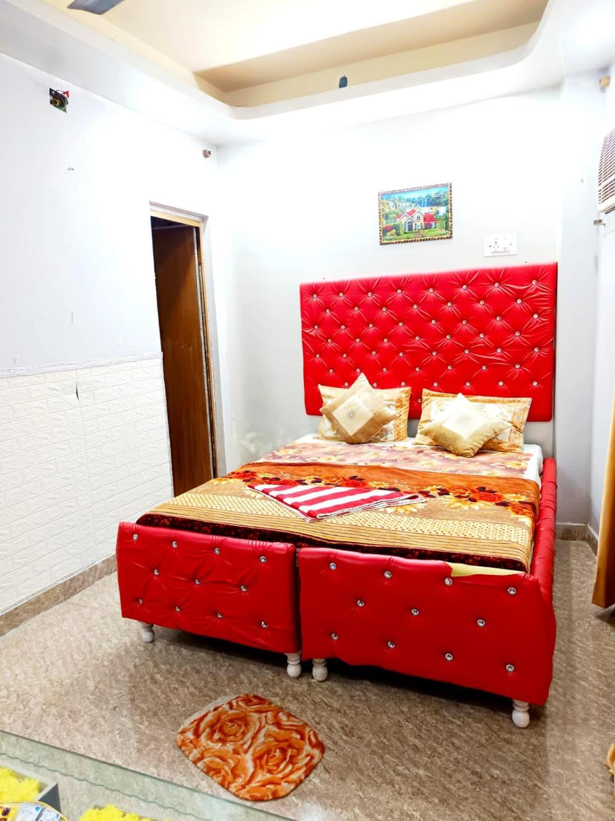 Love hotel Lover's Point New Delhi