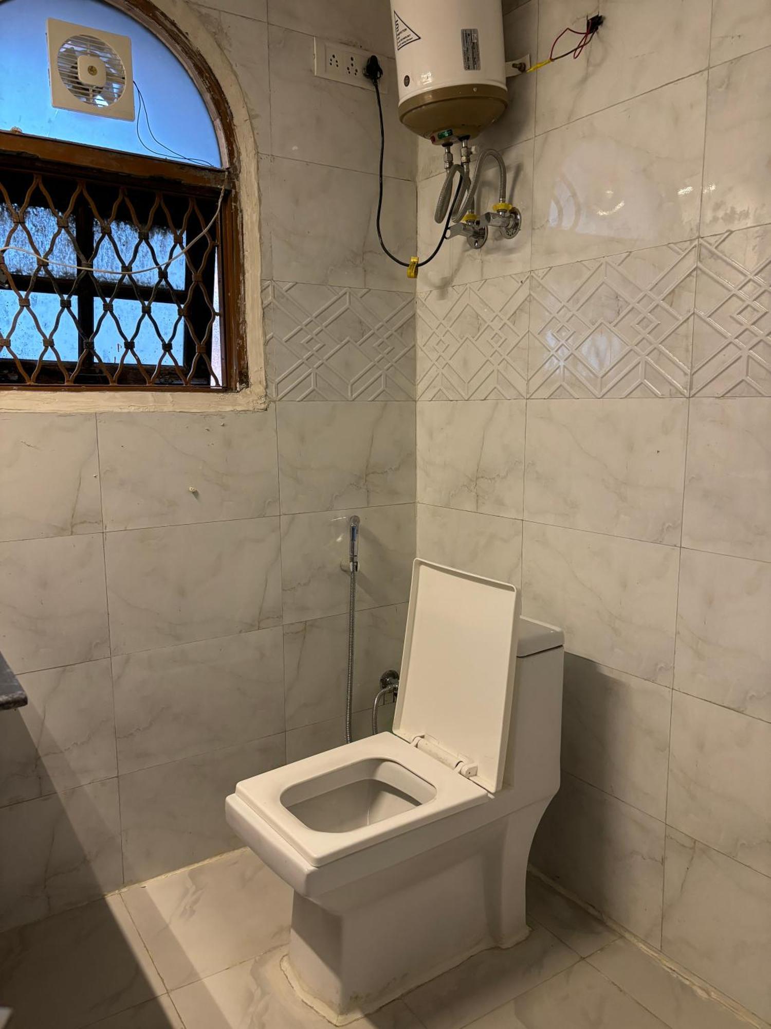 Atharva's By Goaround Homes - Nehru Enclave Metro, South Delhi * New Delhi
