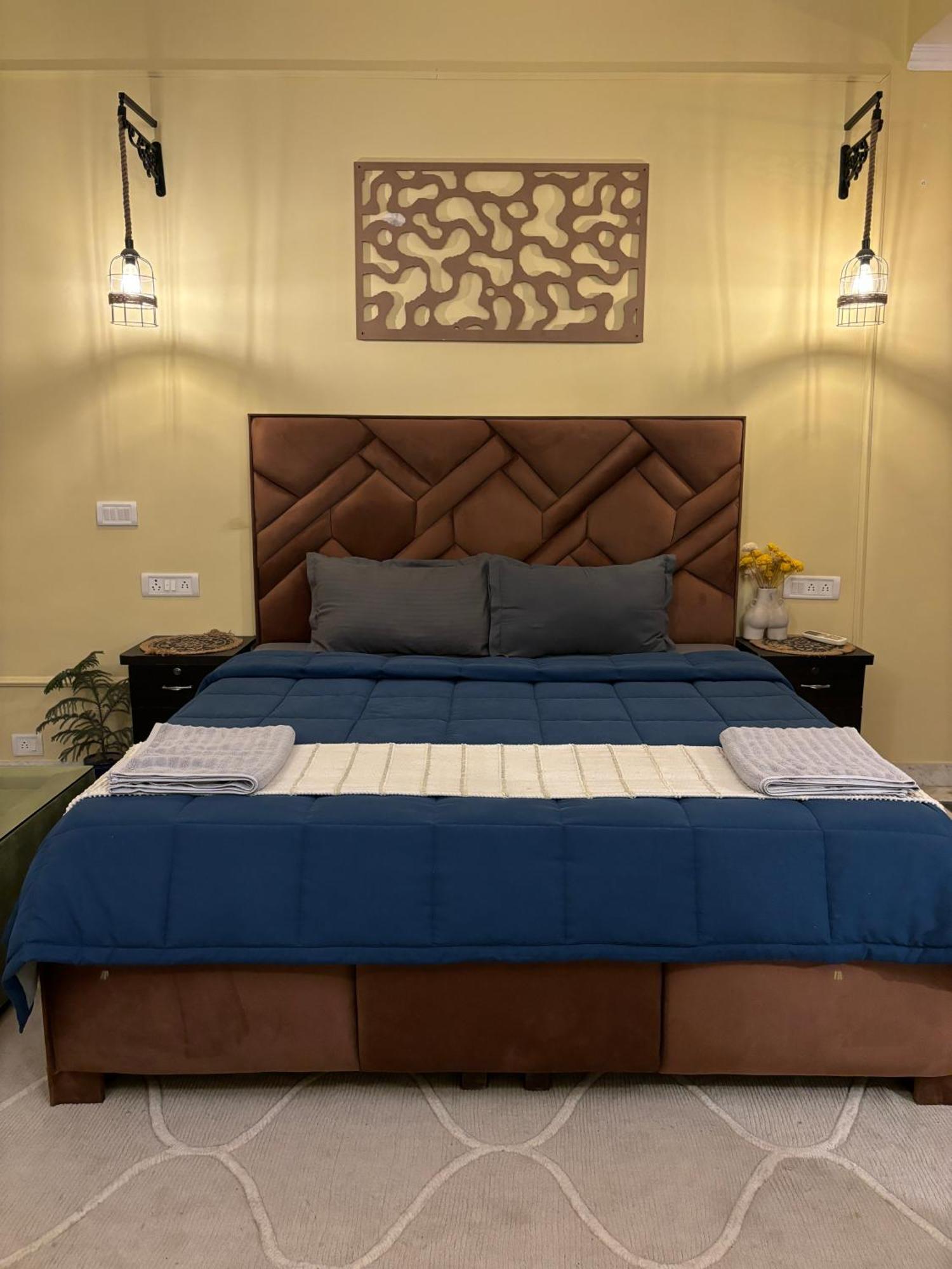 Atharva's By Goaround Homes - Nehru Enclave Metro, South Delhi New Delhi