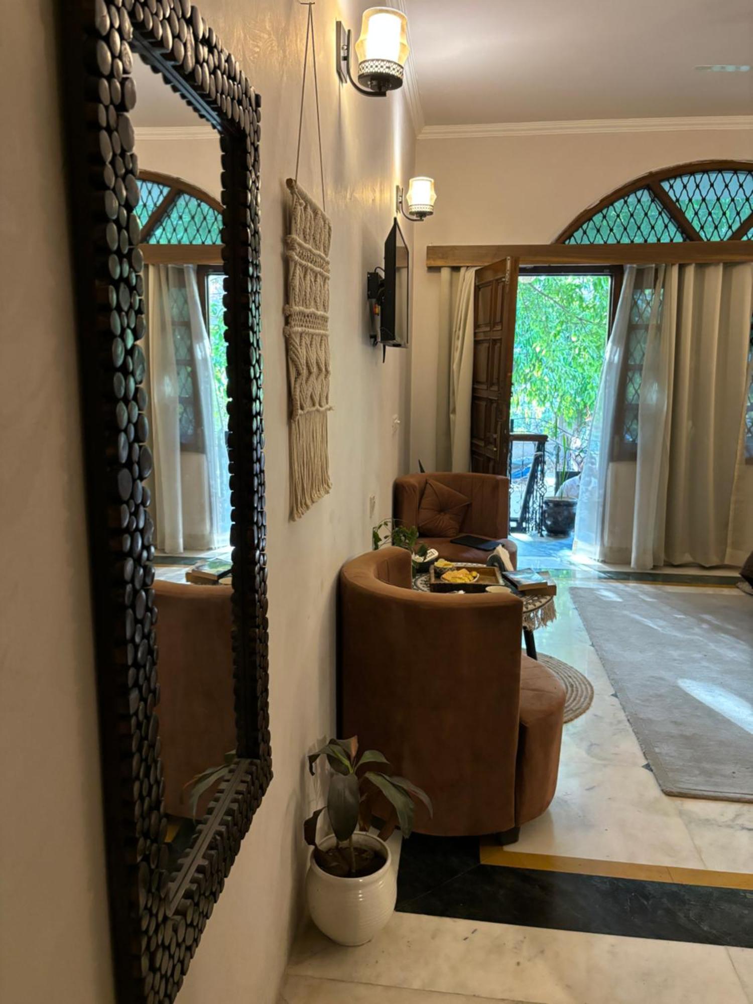 Atharva's By Goaround Homes - Nehru Enclave Metro, South Delhi New Delhi