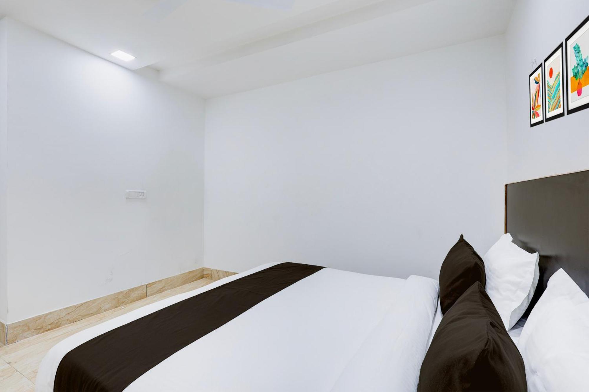 Hotel O Grand Heights *