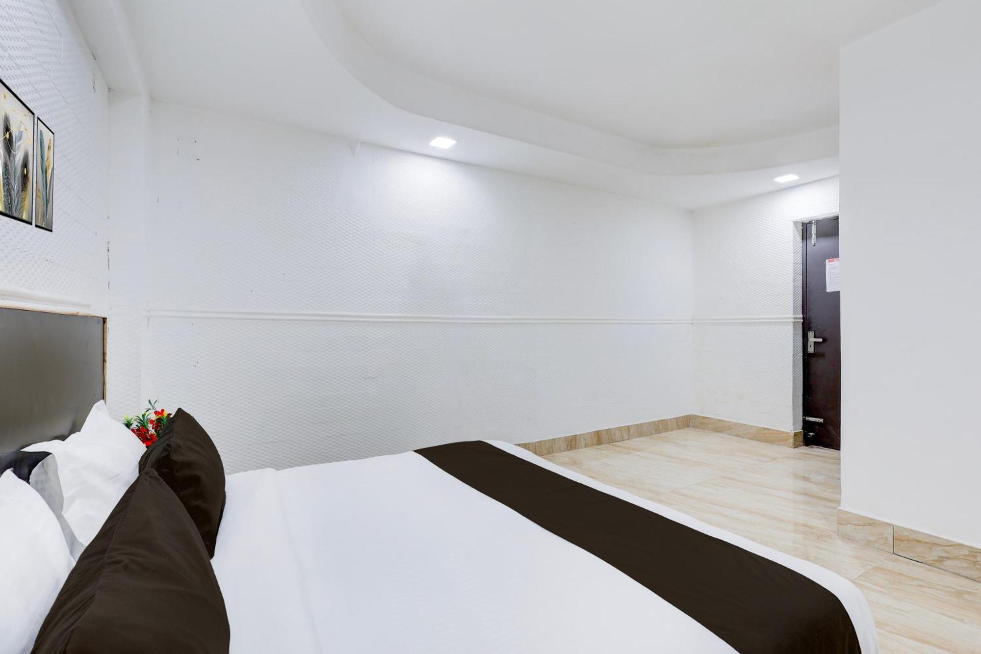 Hotel O Grand Heights *