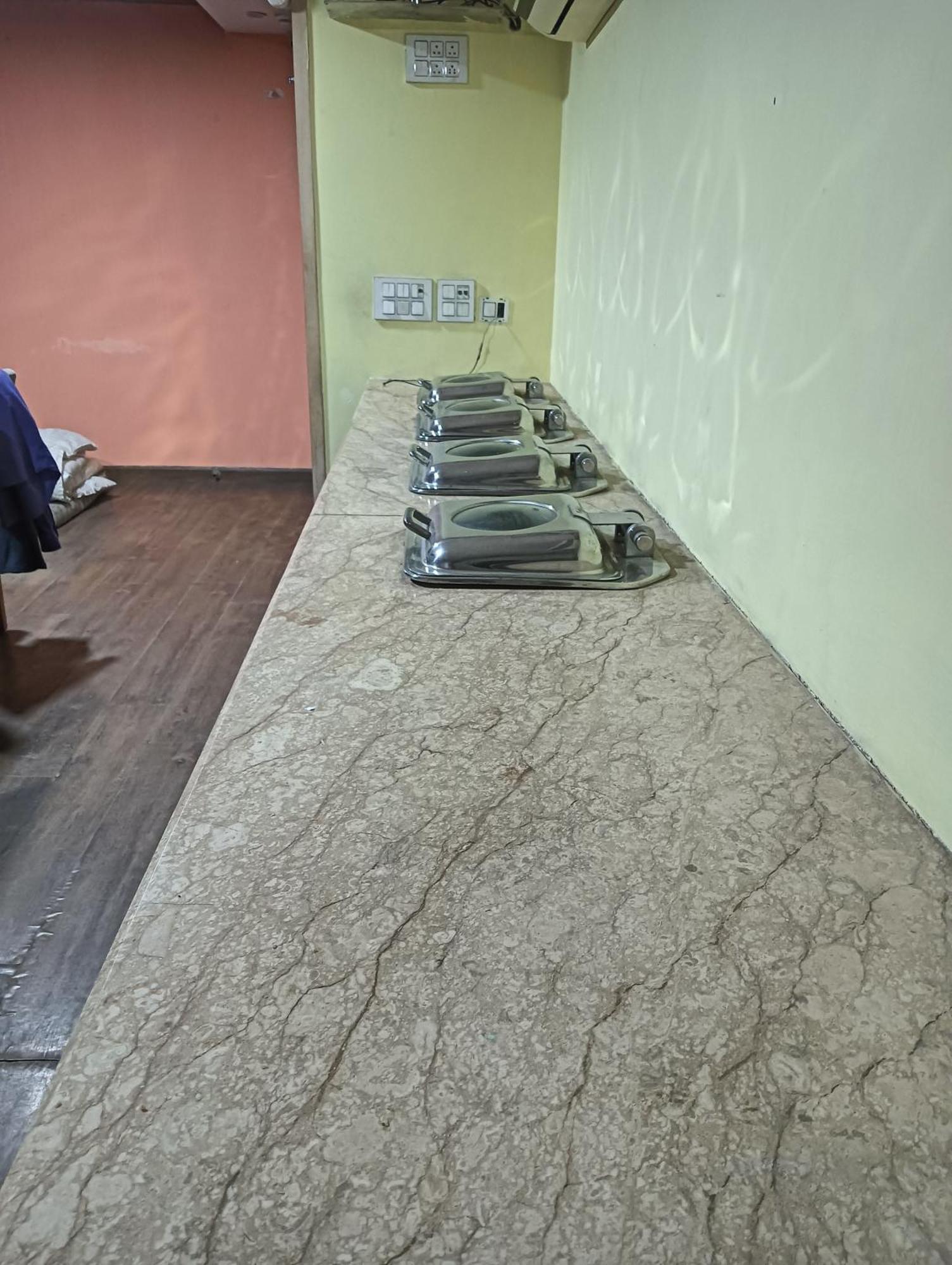 Hotel Classic Near Karol Bagh Metro 3*