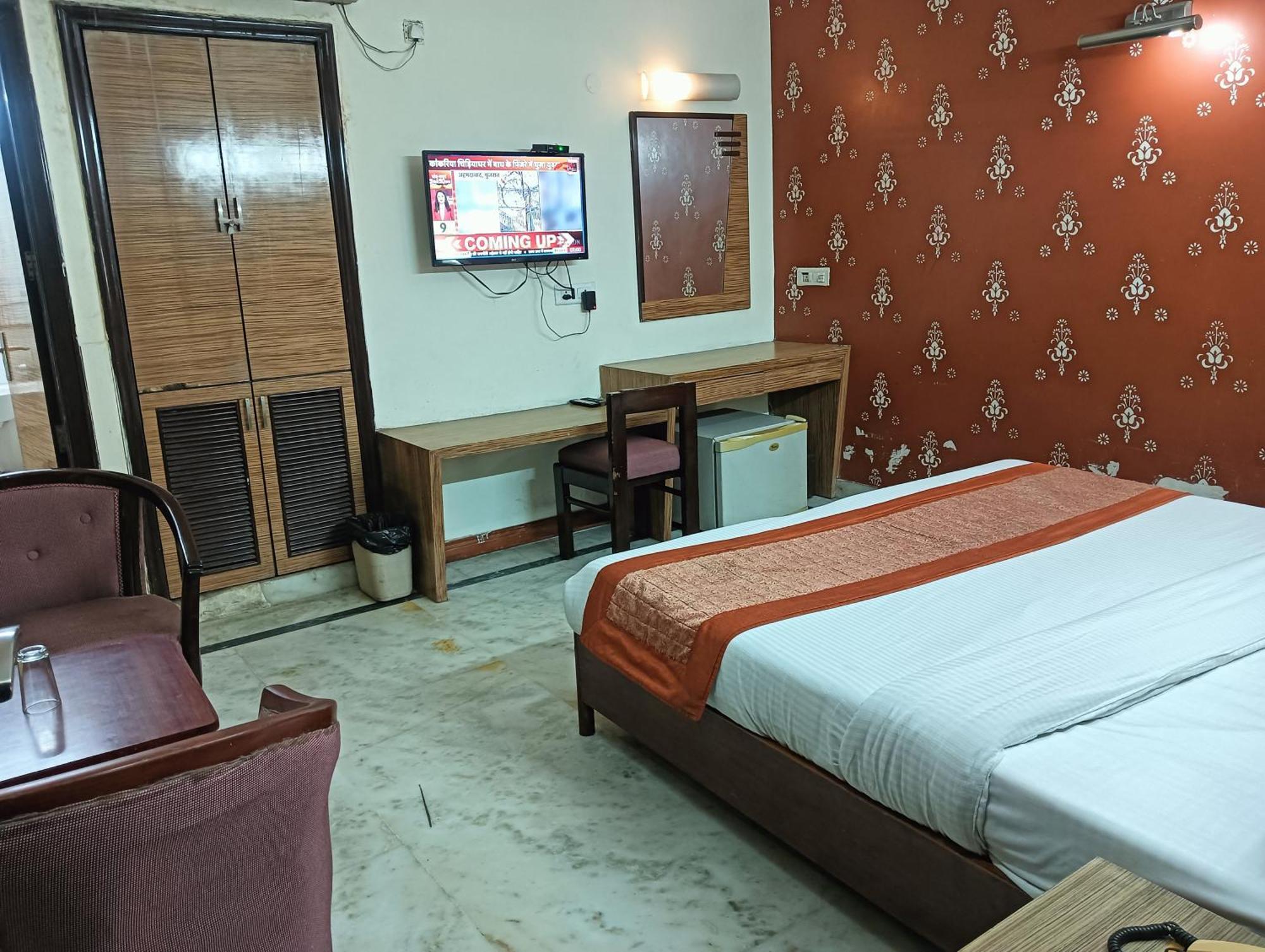 Hotel Classic Near Karol Bagh Metro New Delhi