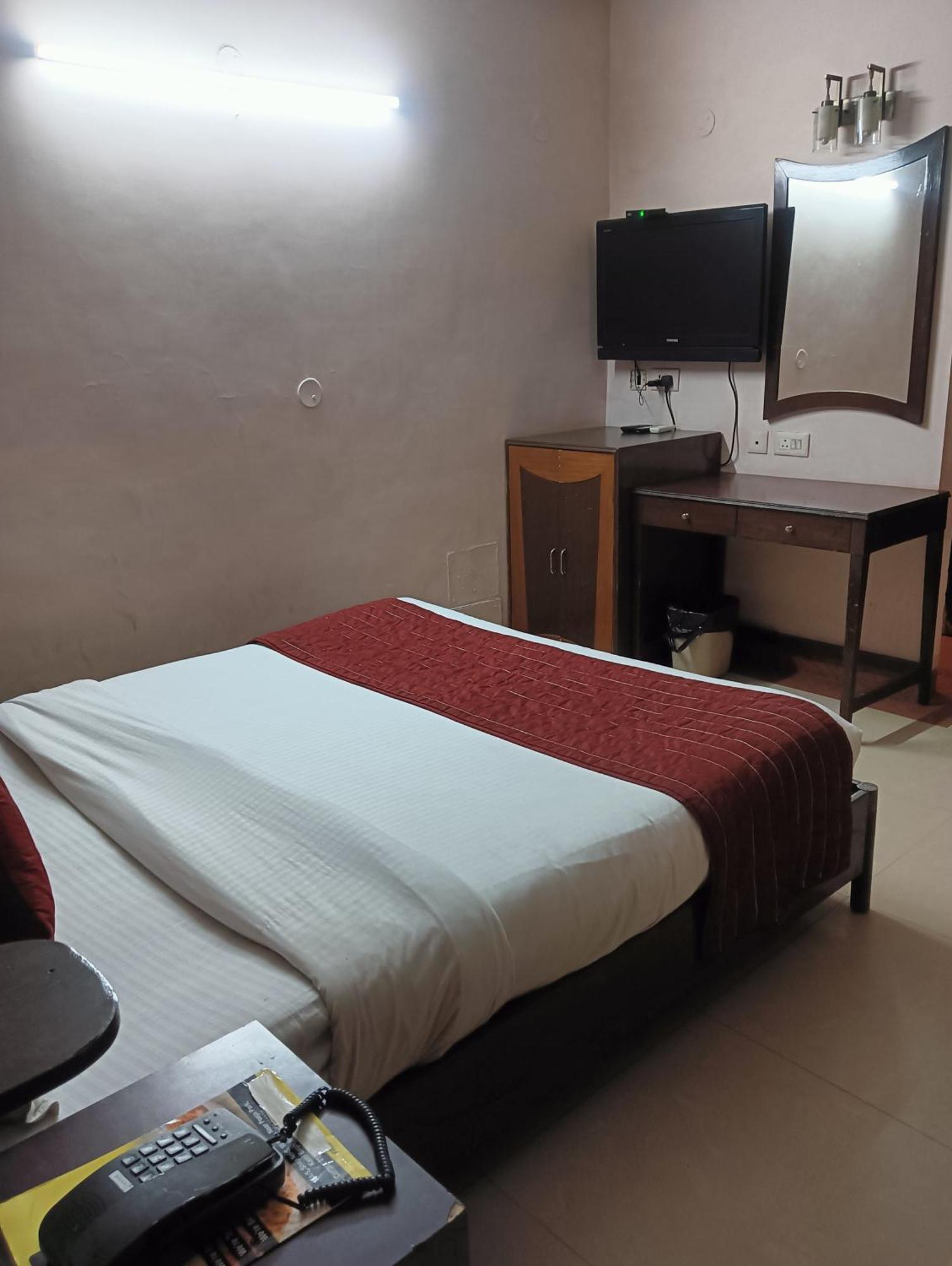 Classic Near Karol Bagh Metro Hotel New Delhi