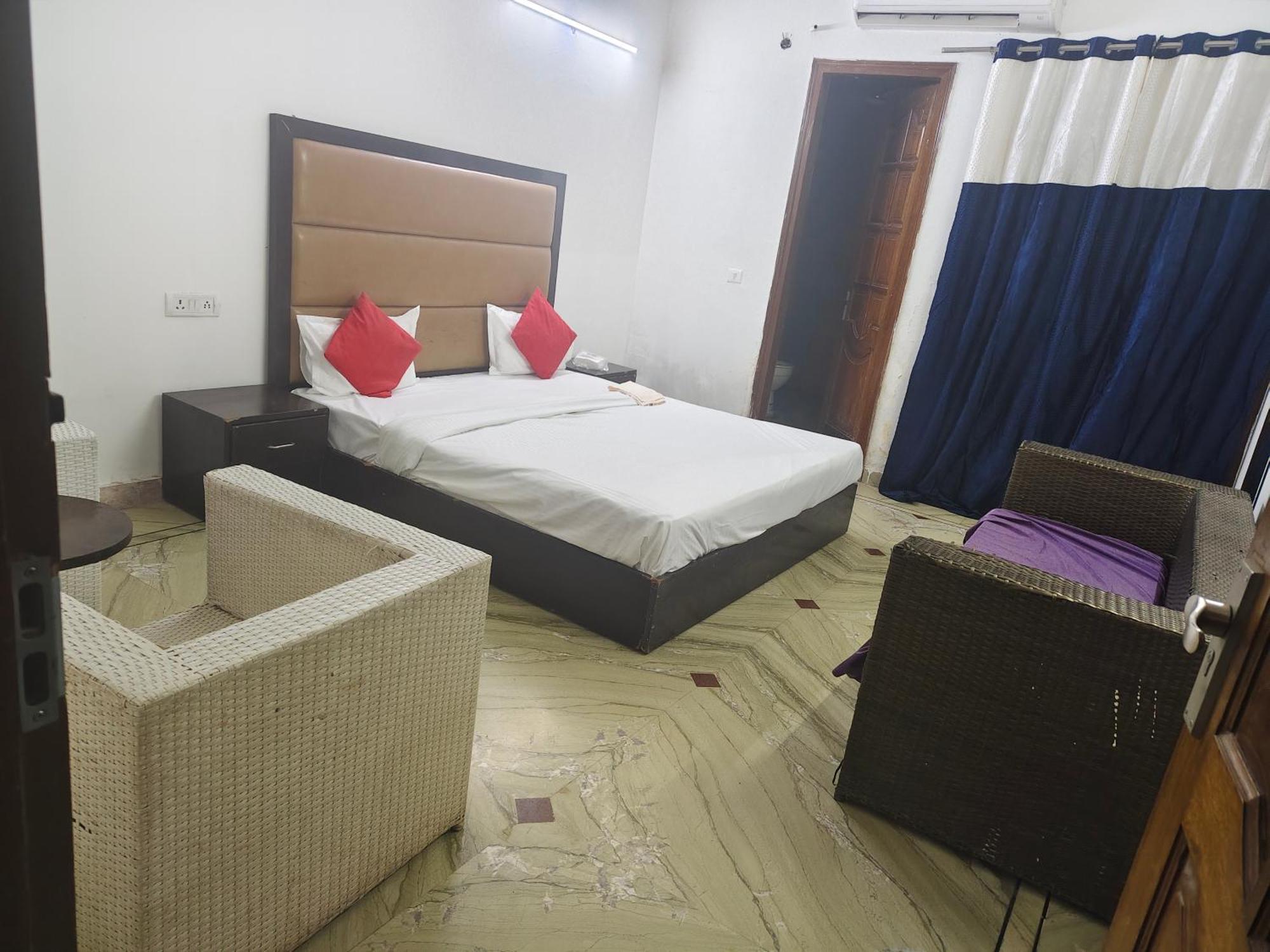 The Flight Mode Hotel 4*