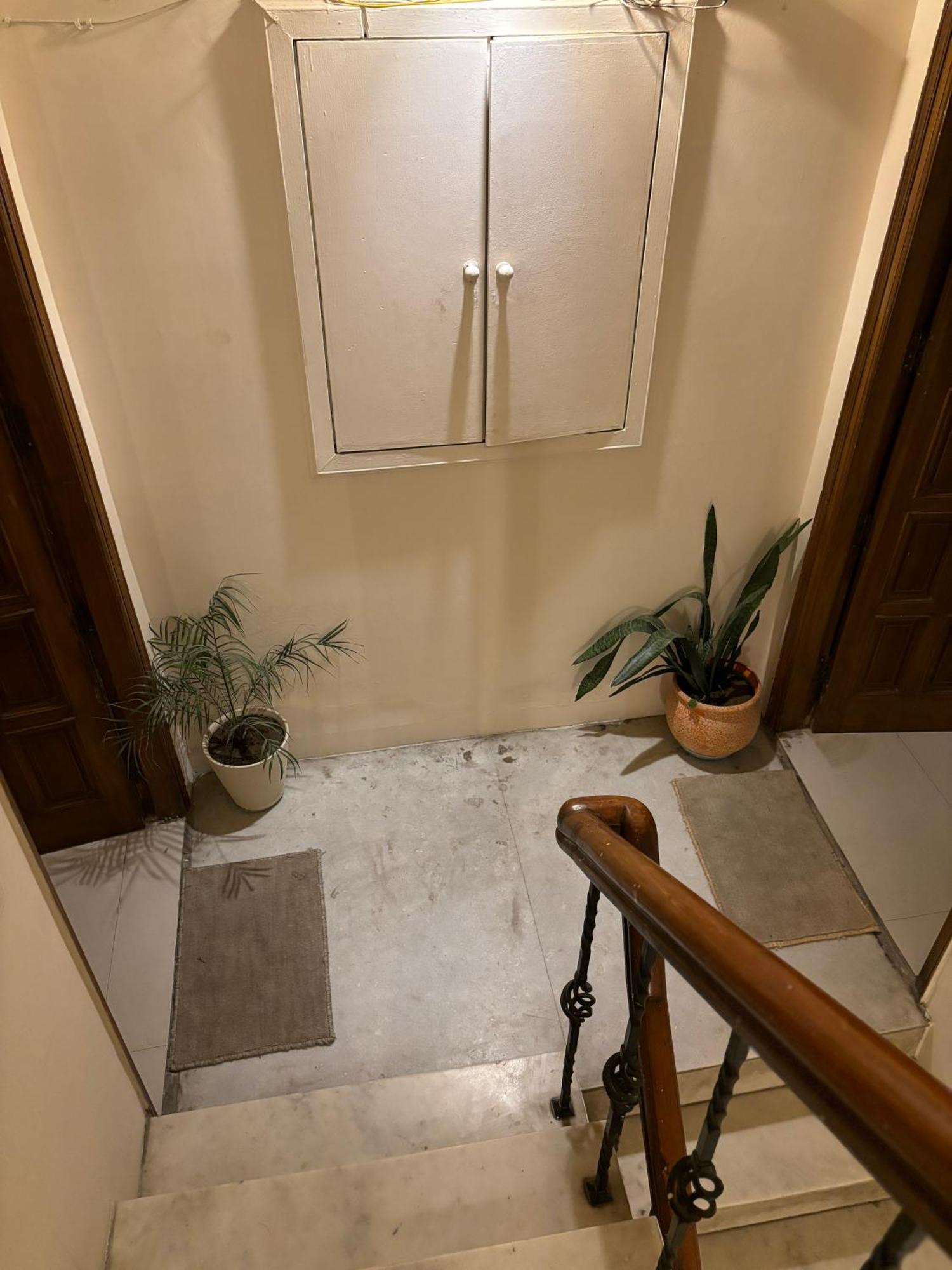 Atharva's By Goaround Homes - Nehru Enclave Metro, South Delhi New Delhi