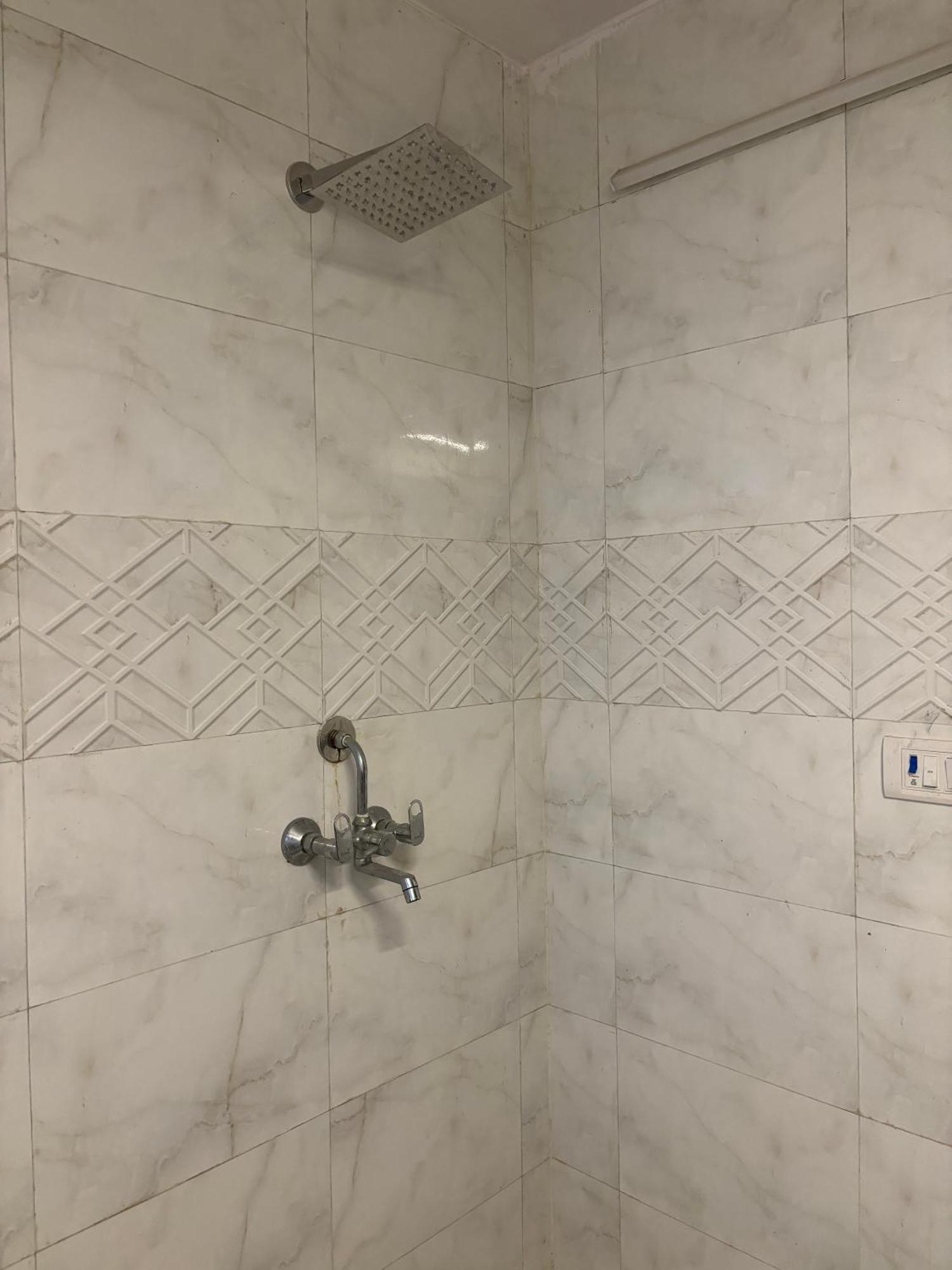 Atharva's By Goaround Homes - Nehru Enclave Metro, South Delhi New Delhi