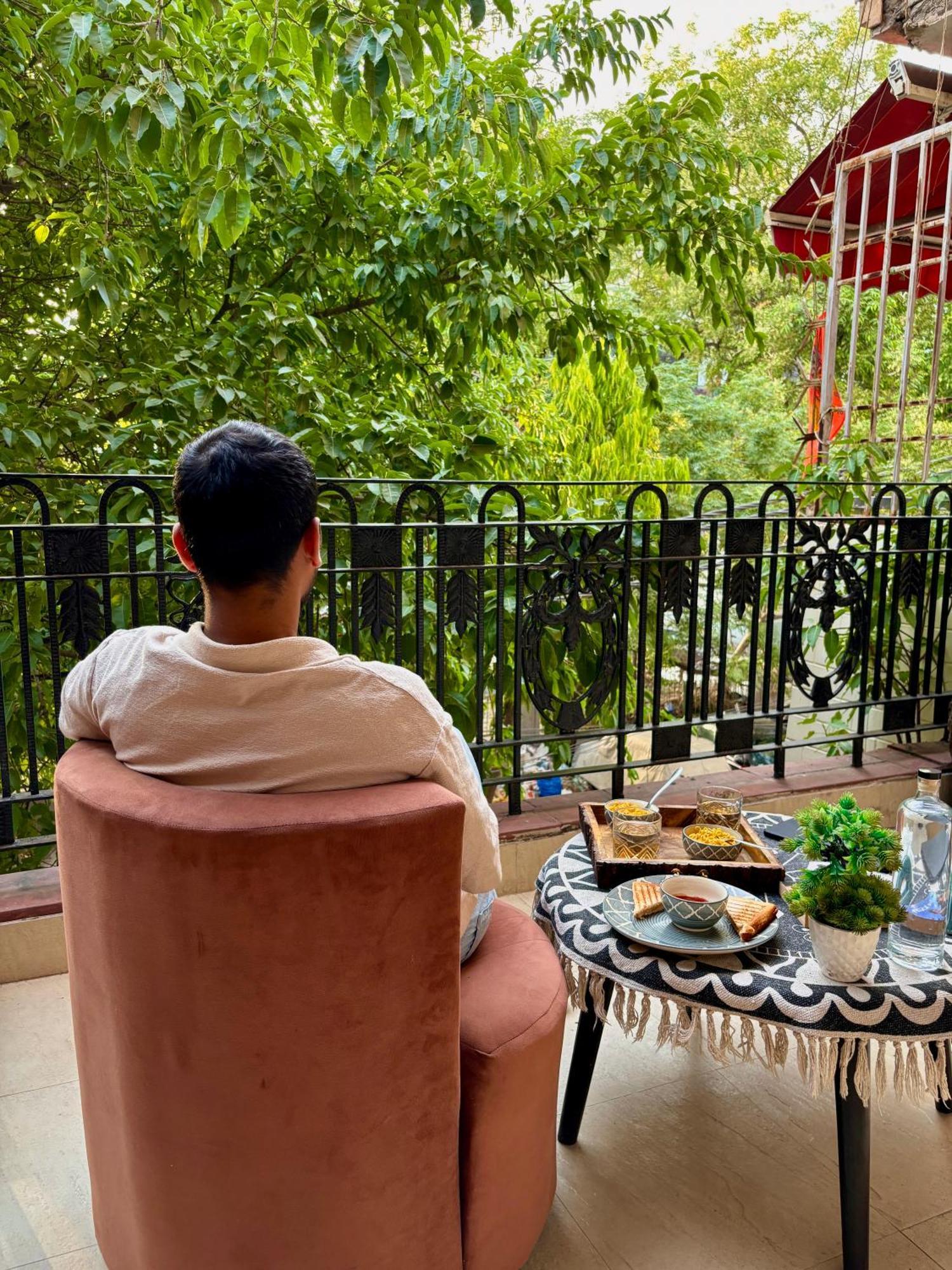 Atharva's By Goaround Homes - Nehru Enclave Metro, South Delhi Bed & Breakfast New Delhi