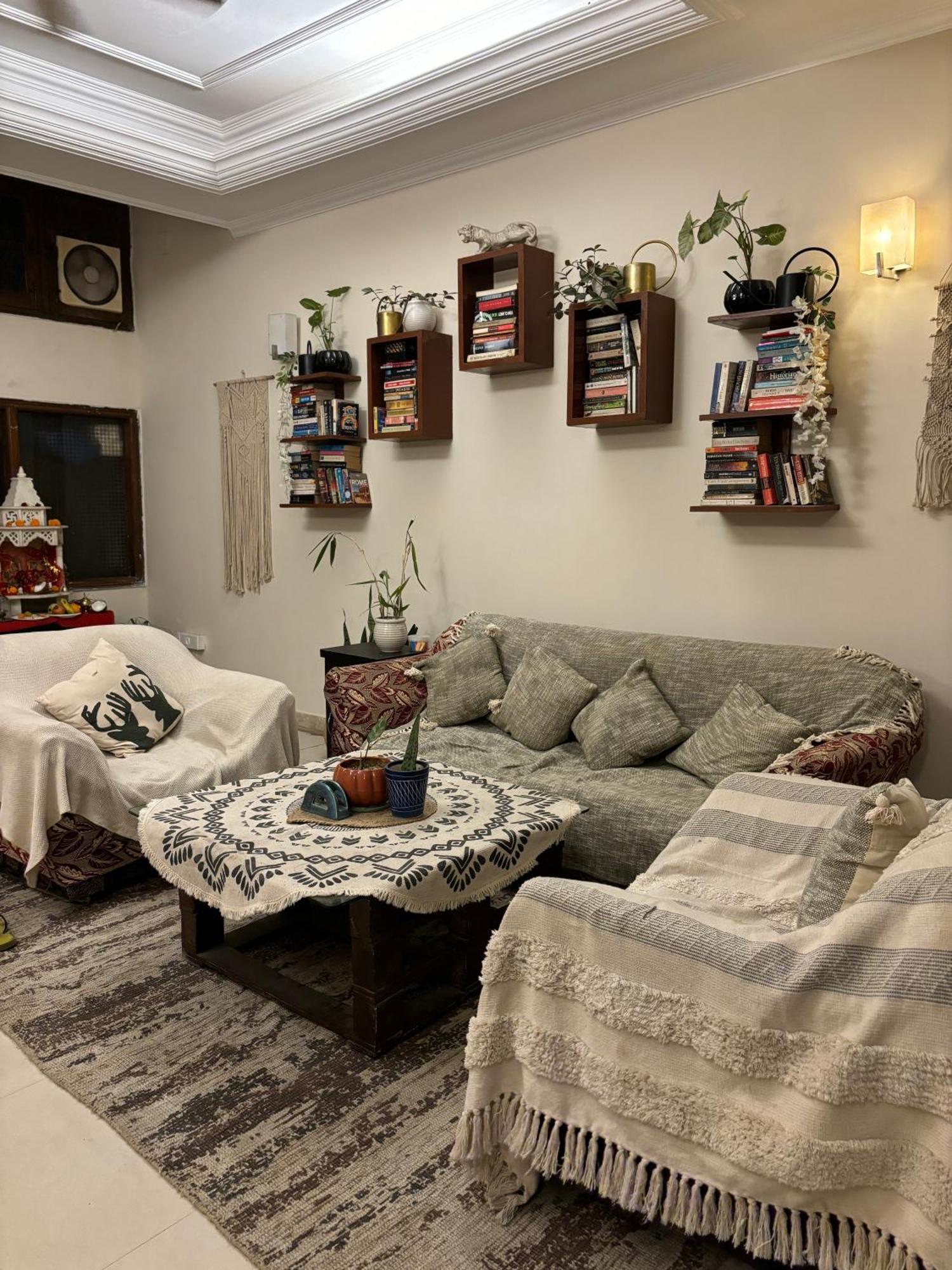 Bed & Breakfast Atharva's By Goaround Homes - Nehru Enclave Metro, South Delhi New Delhi