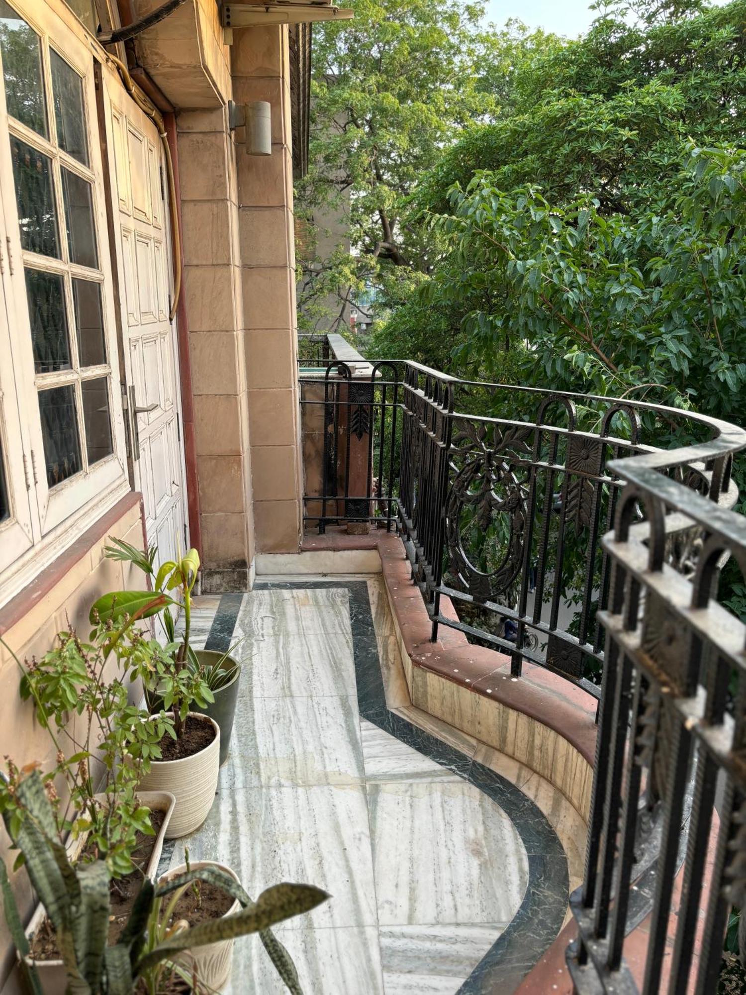 Atharva's By Goaround Homes - Nehru Enclave Metro, South Delhi * New Delhi