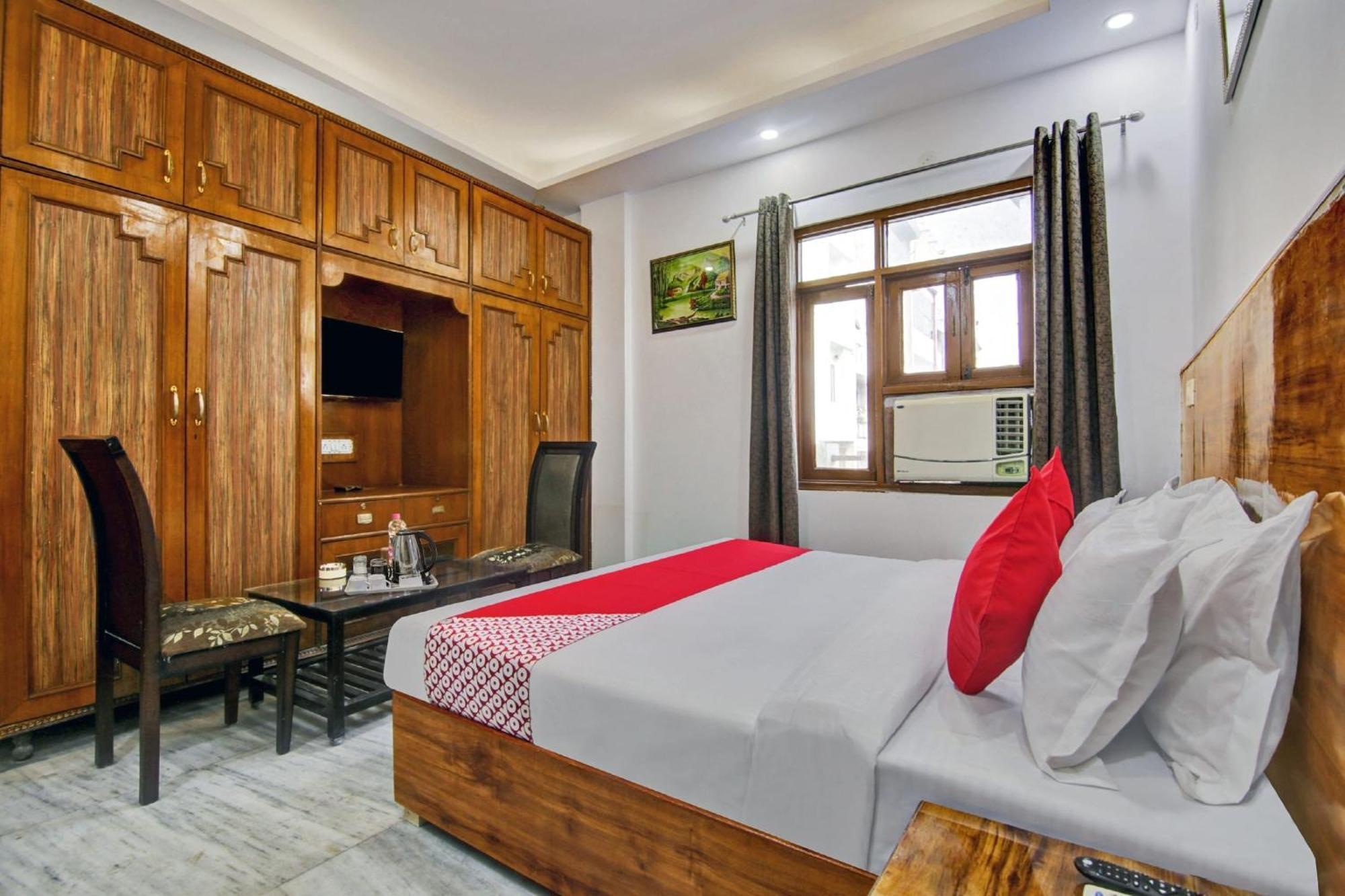 Hotel O Grand New Delhi