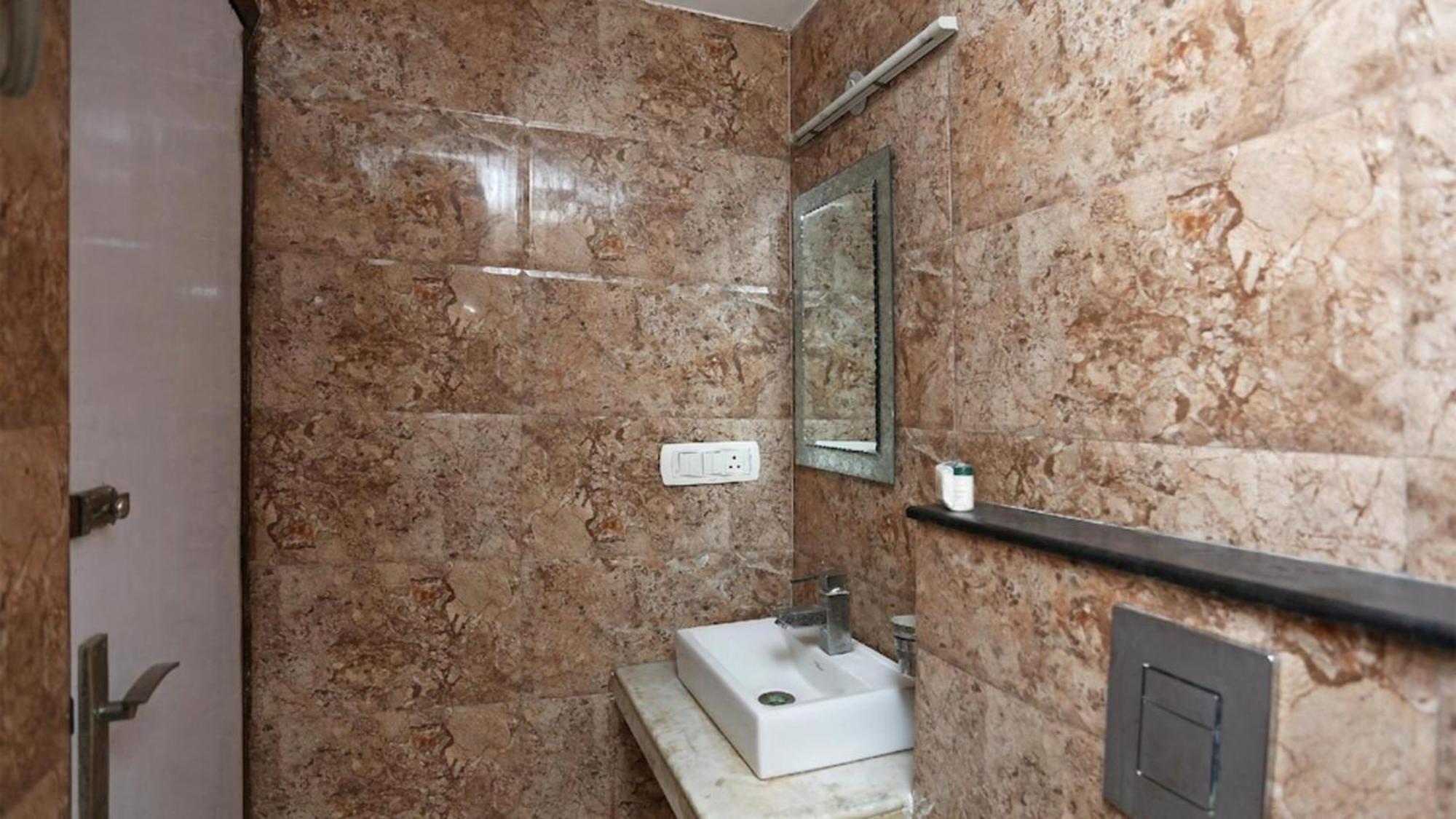 Bir - Jangpura Hotel New Delhi