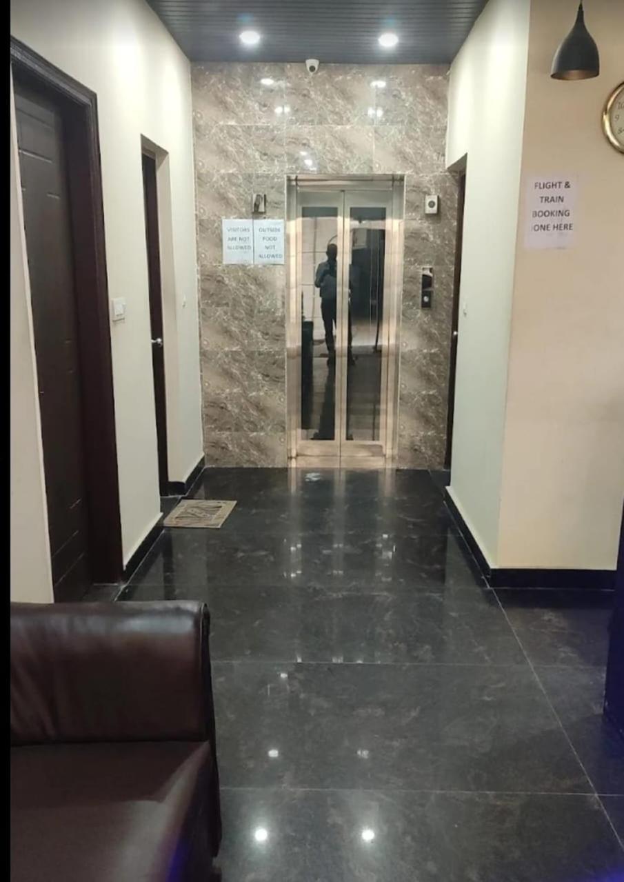 Airport Twilight Hotel 4*