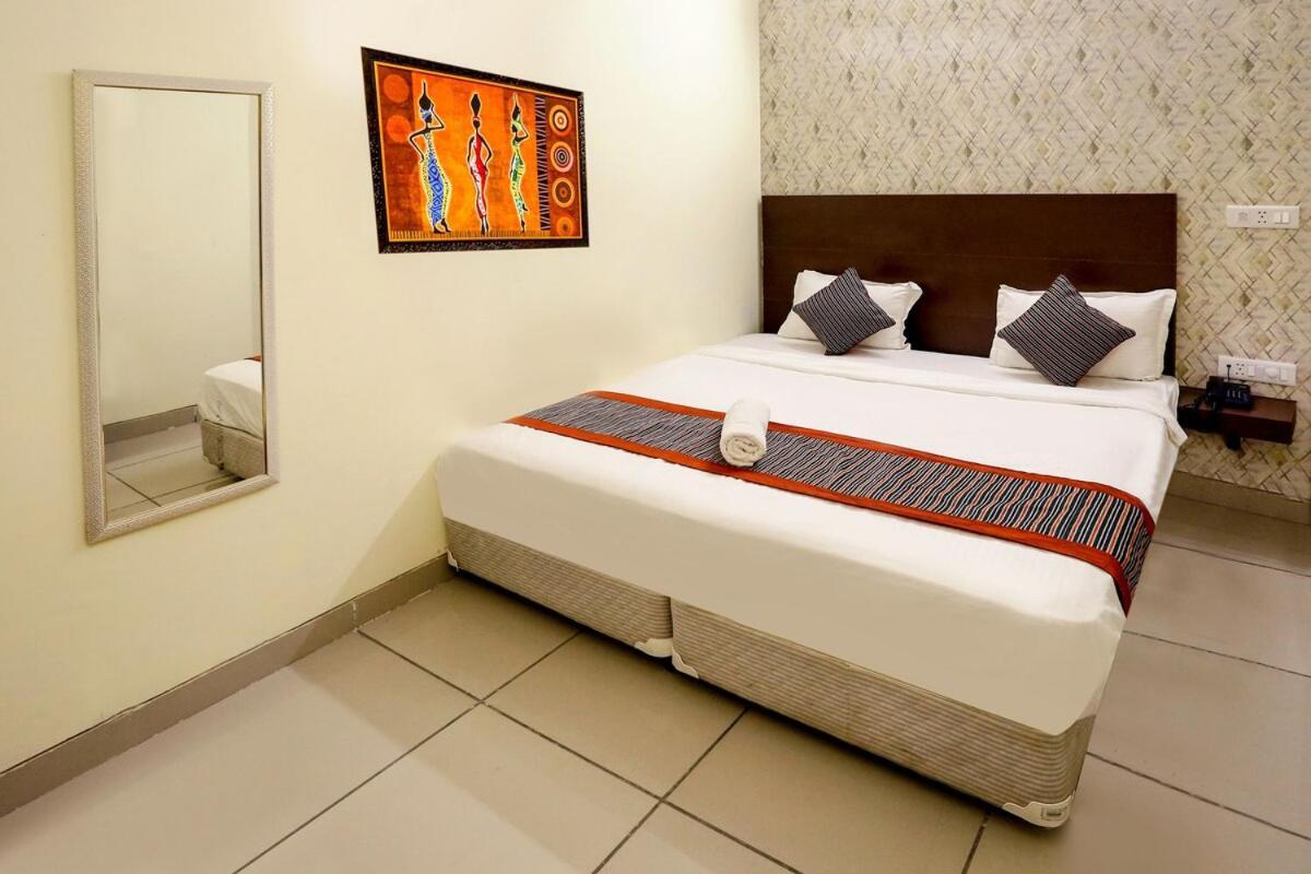Pearl Crown Bed & Breakfast New Delhi