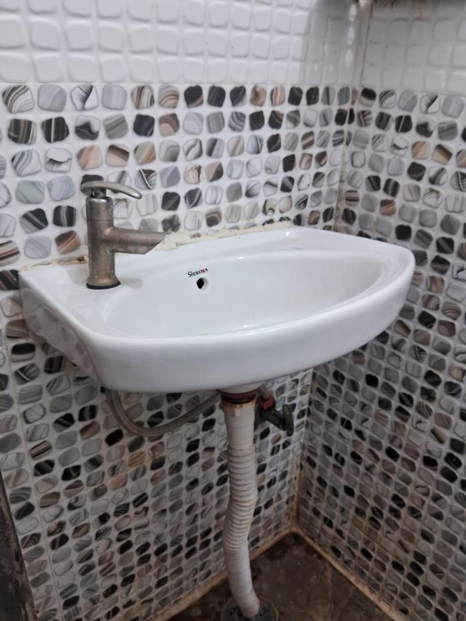 Eco Near Anand Vihar Hotel New Delhi