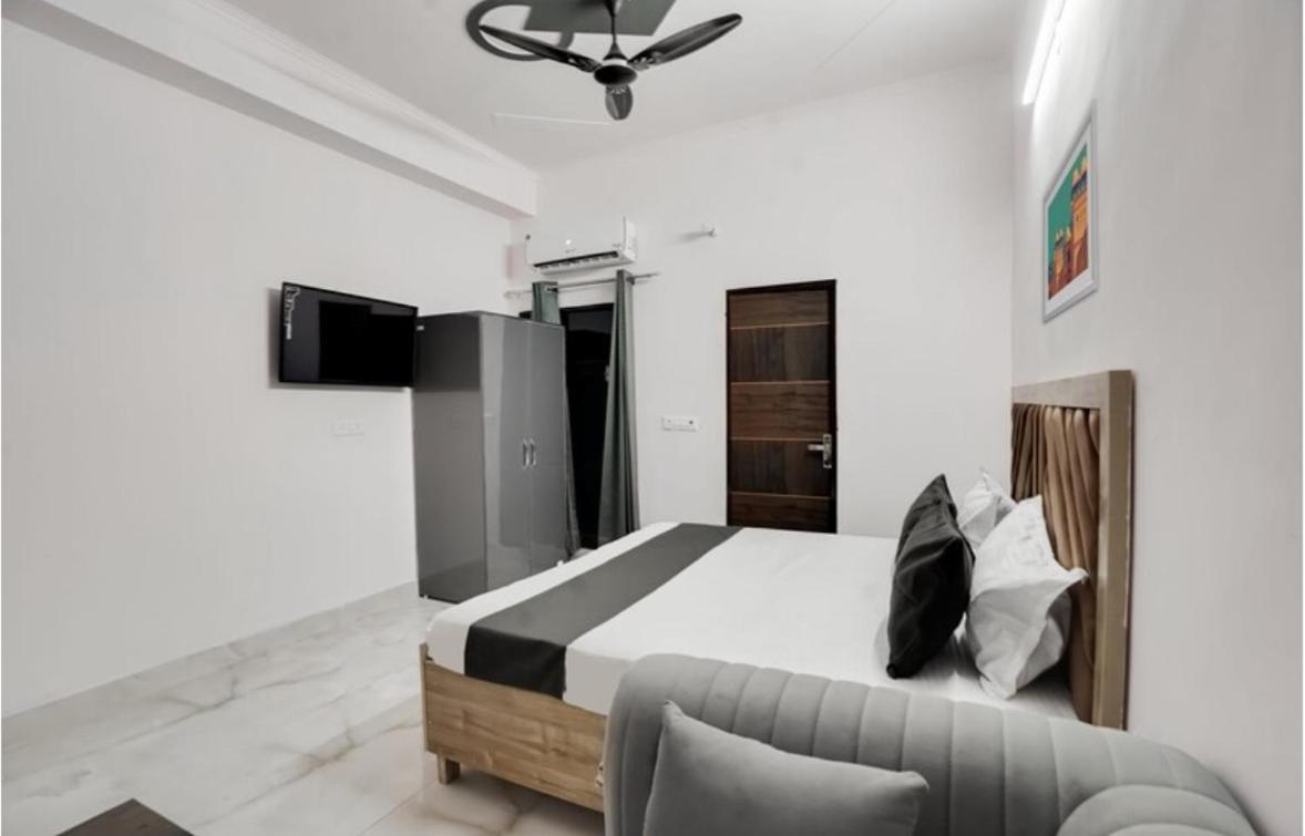 Hotel Hotel Comfort Inn, Mundka, New Delhi - Near Nangloi Metro Station Delhi (National Capital Territory of India)