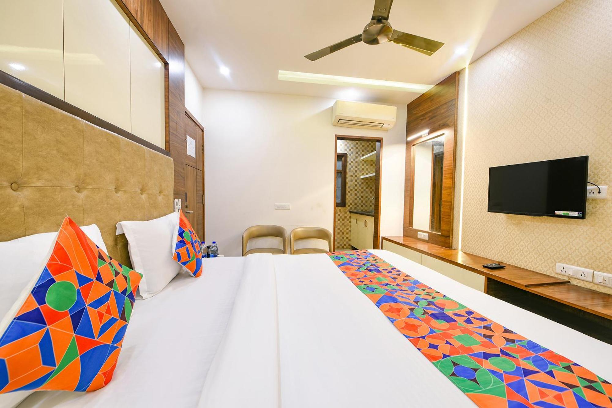Fabhotel Just - Nr Lajpat Nagar Market * New Delhi