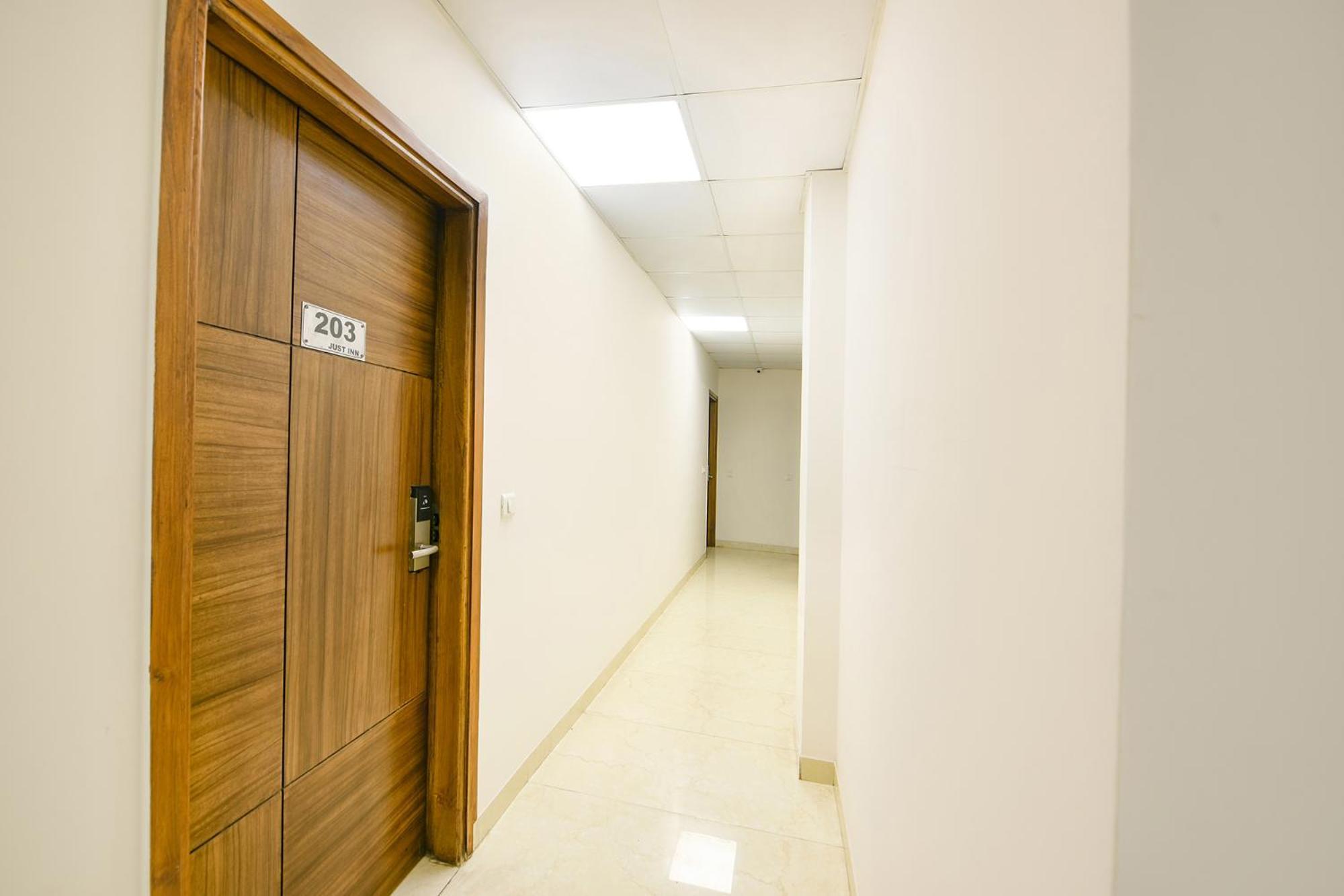 Fabhotel Just - Nr Lajpat Nagar Market * New Delhi