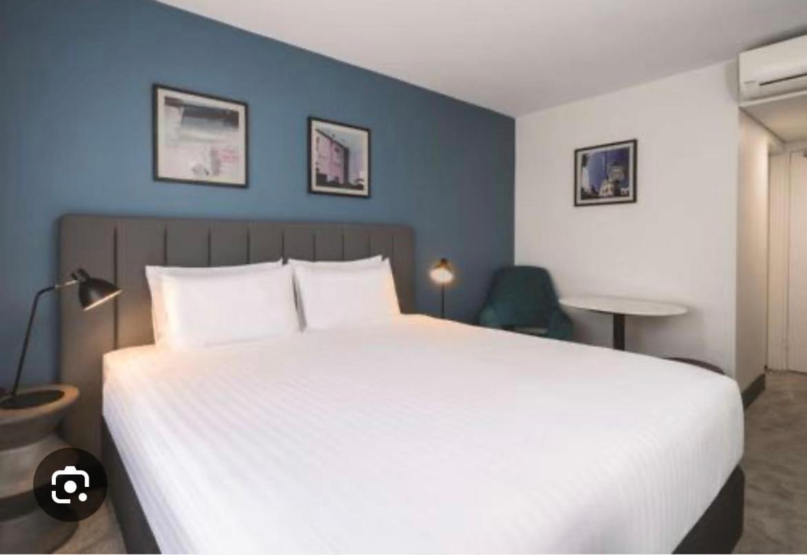 De Moon Residency-national Highway- 8,mahipalpur 3*