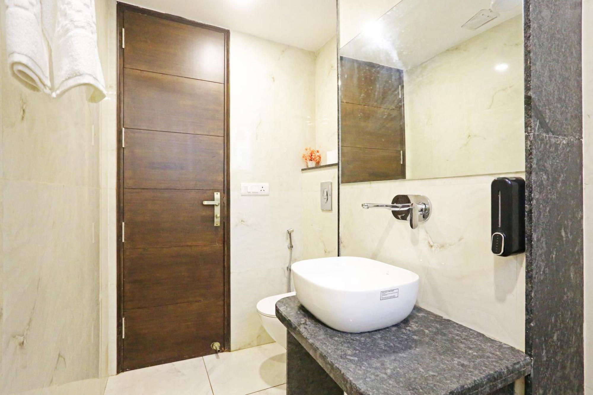 Mayfair Just A Minute Away From Railway Station And Connaught Place 4* New Delhi