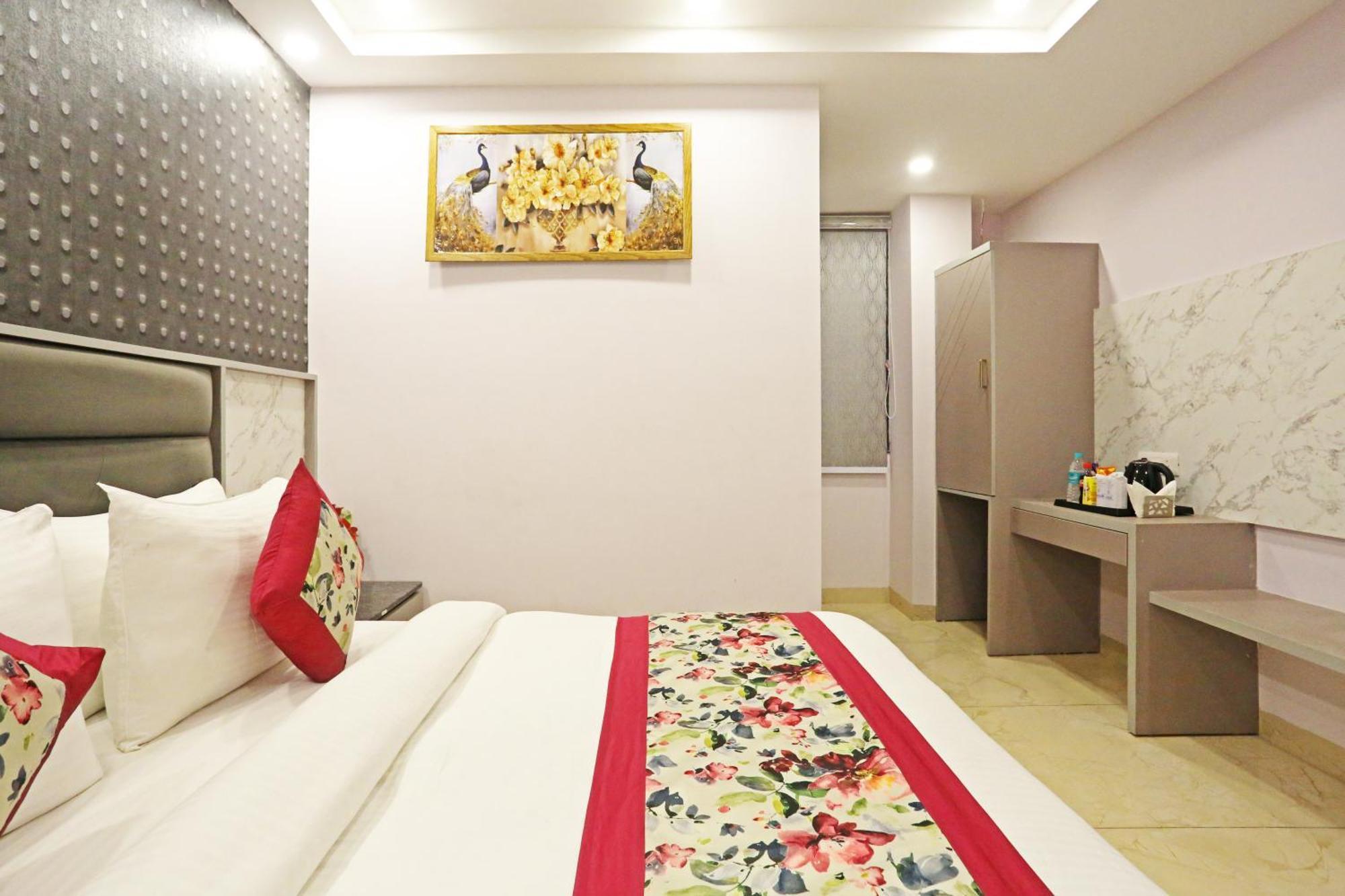 Mayfair Just A Minute Away From Railway Station And Connaught Place Hotel