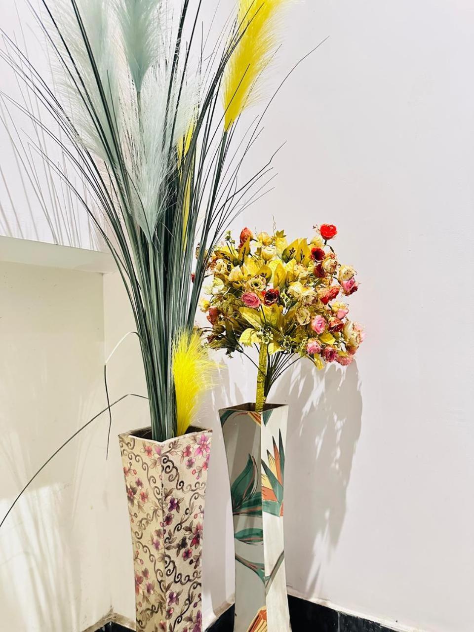 Mayfair Just A Minute Away From Railway Station And Connaught Place Hotel