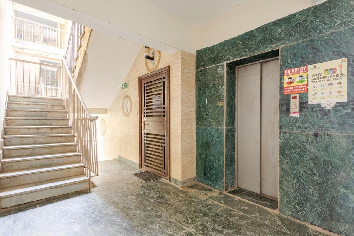 1 Bhk, 2 Bthroms In Vasant Kunj Apartment