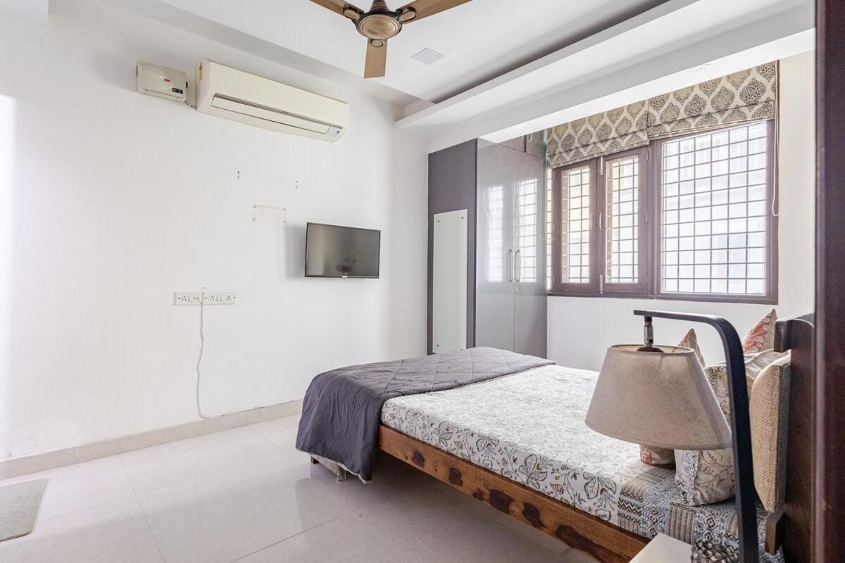 1 Bhk, 2 Bthroms In Vasant Kunj Apartment *