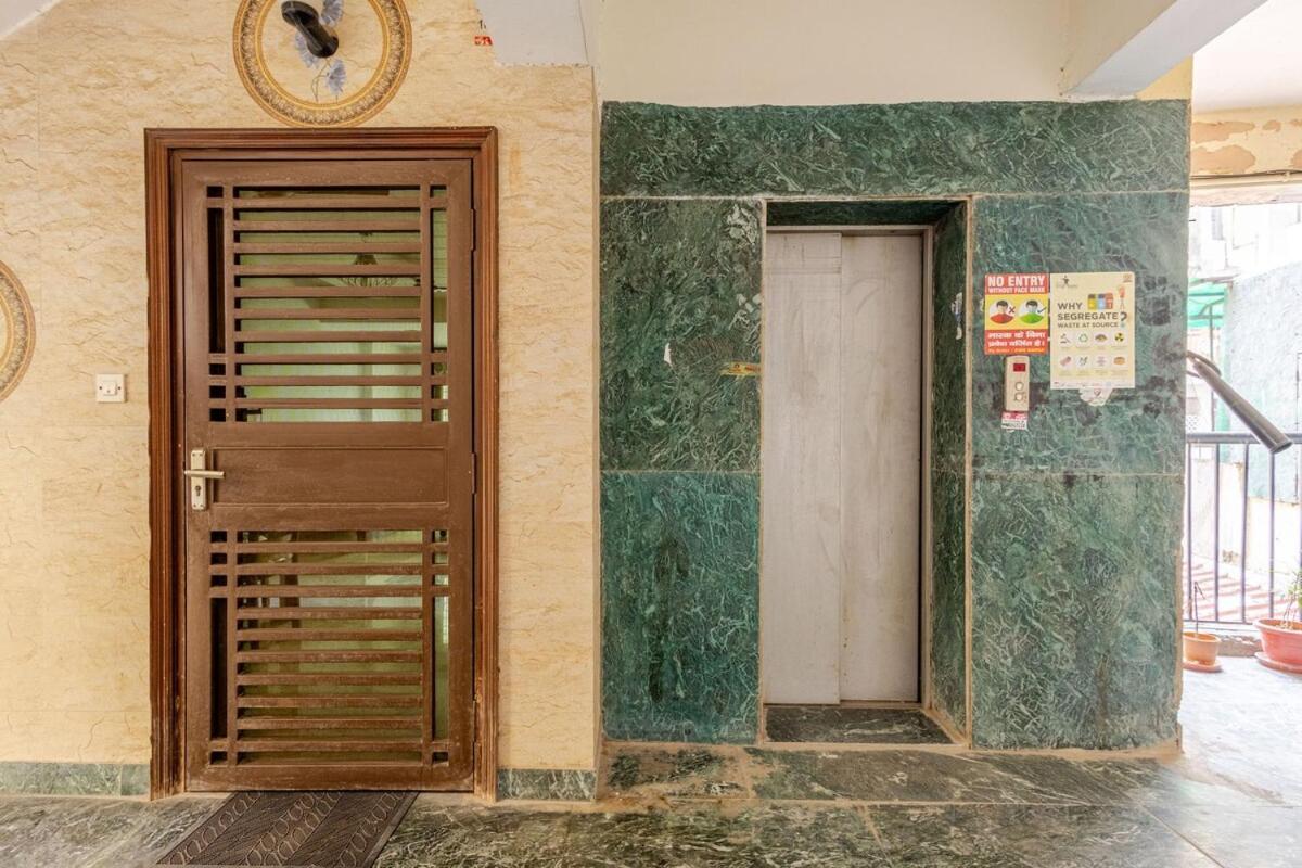 1 Bhk, 2 Bthroms In Vasant Kunj