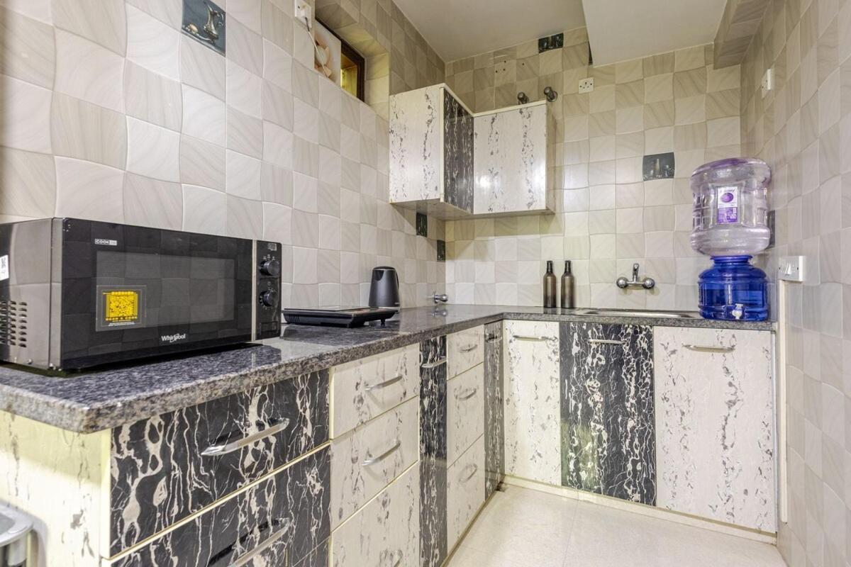 1 Bhk, 2 Bthroms In Vasant Kunj Apartment