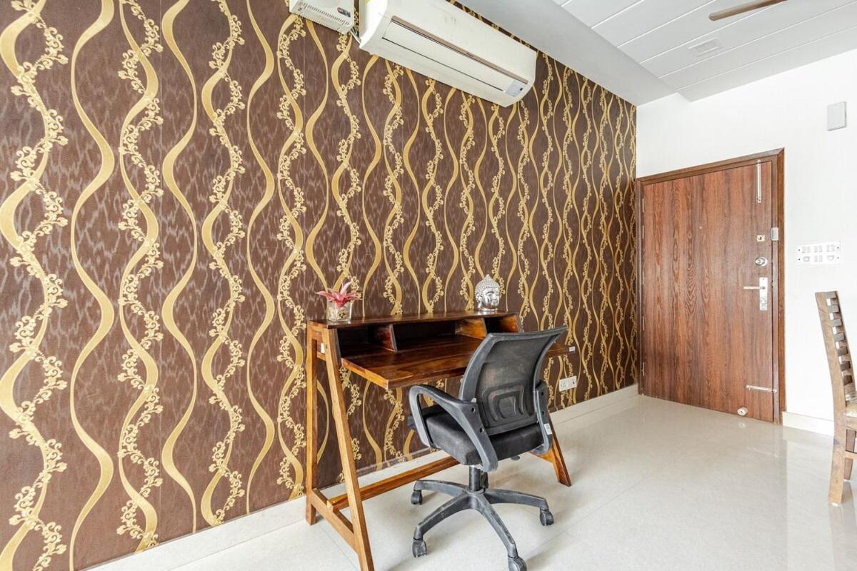 Apartment 1 Bhk, 2 Bthroms In Vasant Kunj