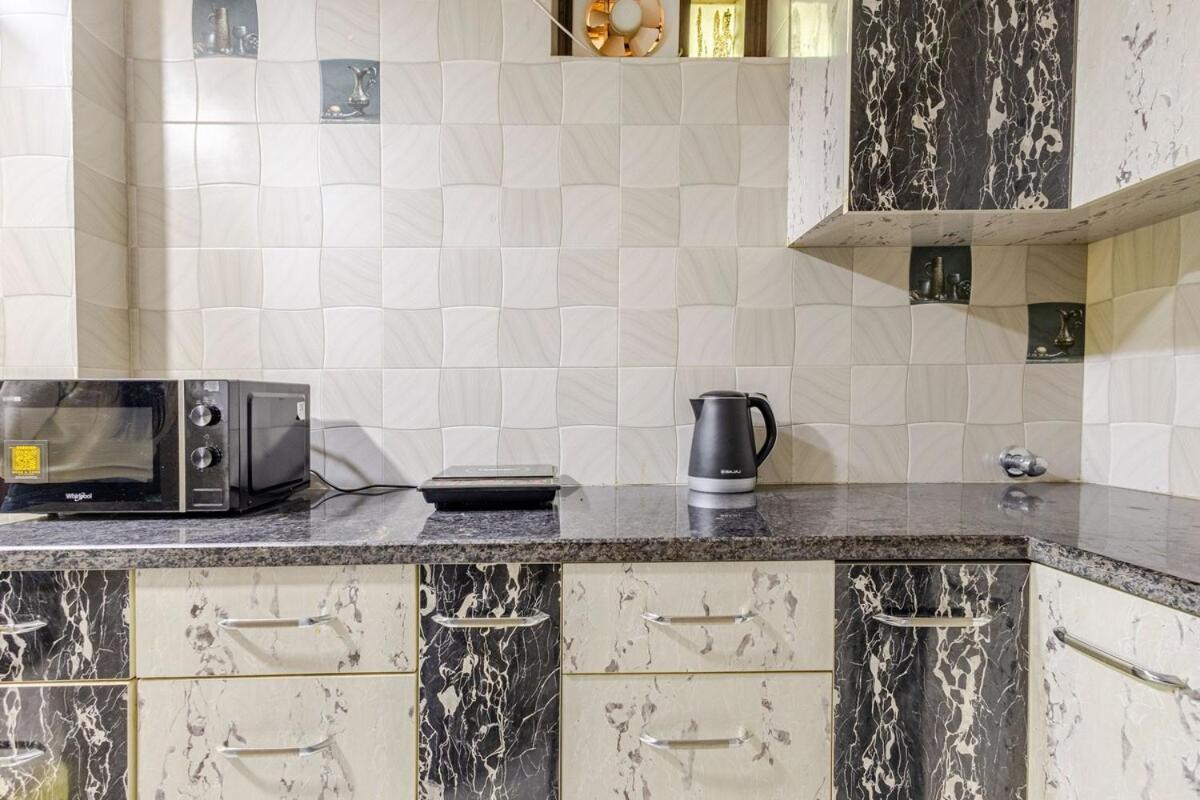 Apartment 1 Bhk, 2 Bthroms In Vasant Kunj New Delhi