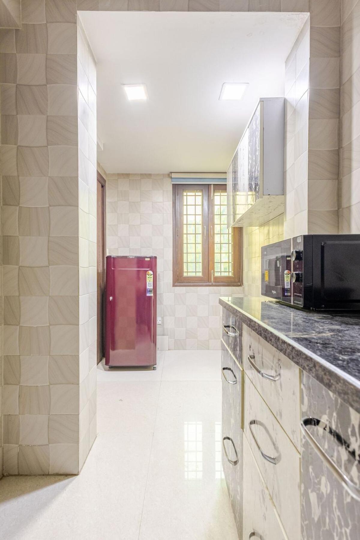 1 Bhk, 2 Bthroms In Vasant Kunj *