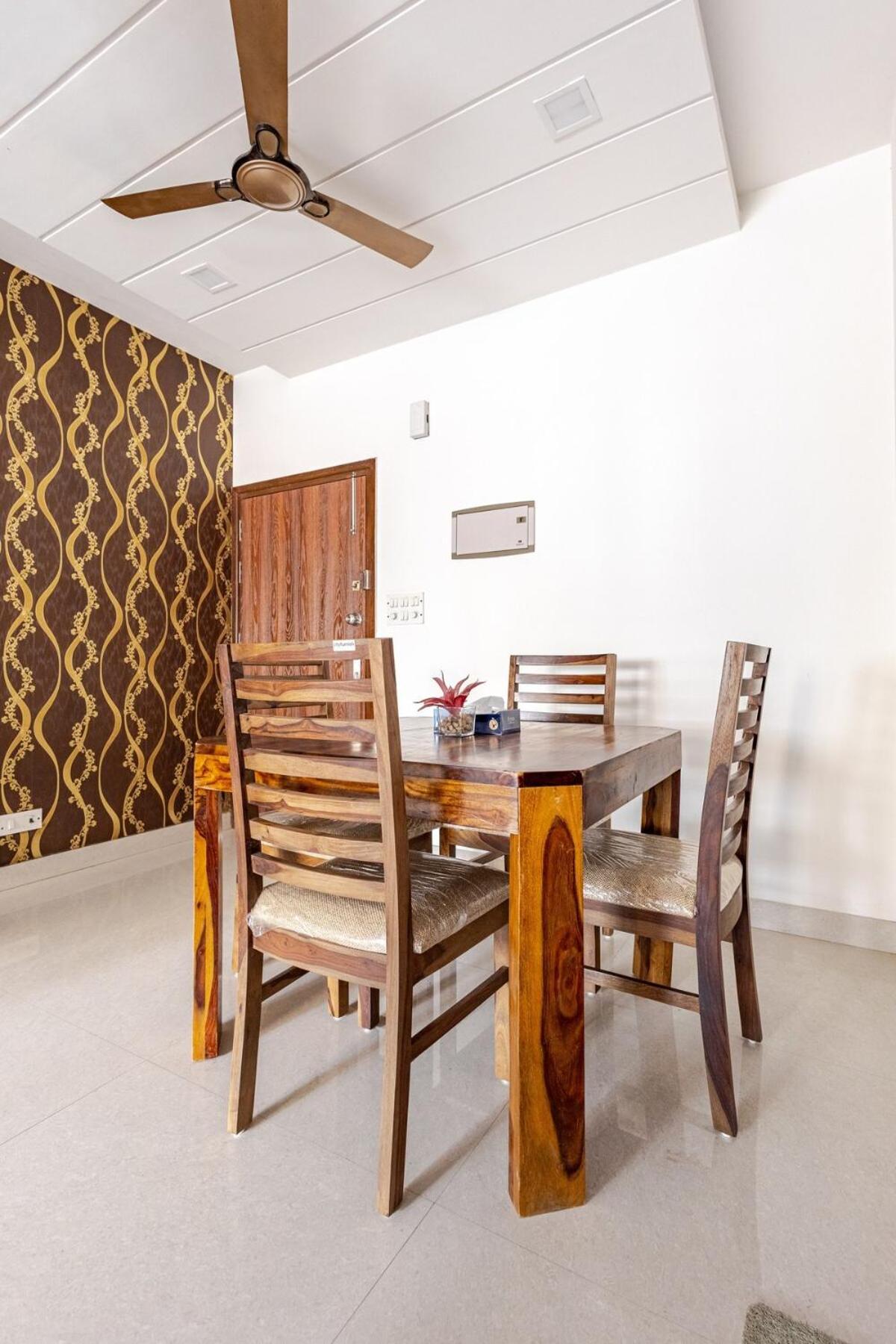 Apartment 1 Bhk, 2 Bthroms In Vasant Kunj
