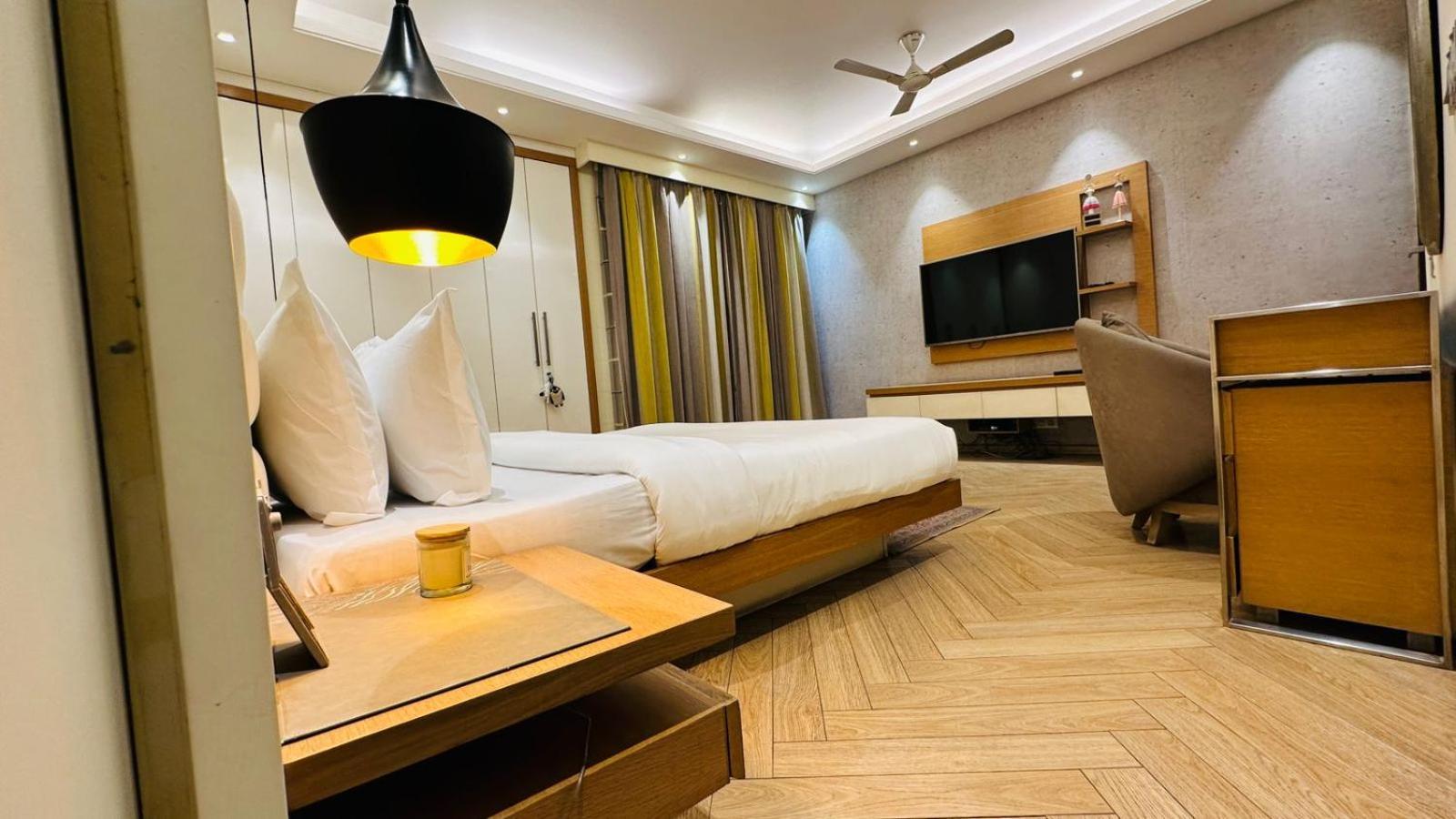 Jpm Home's With Luxury New Delhi
